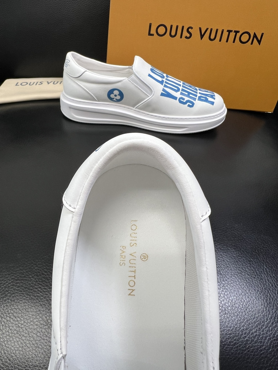 Lv 高品质 顶级工艺品 路易威登，运动板鞋专柜同步，鞋面意大利进口，高品质拼接缤纷色彩复杂工艺品，进口