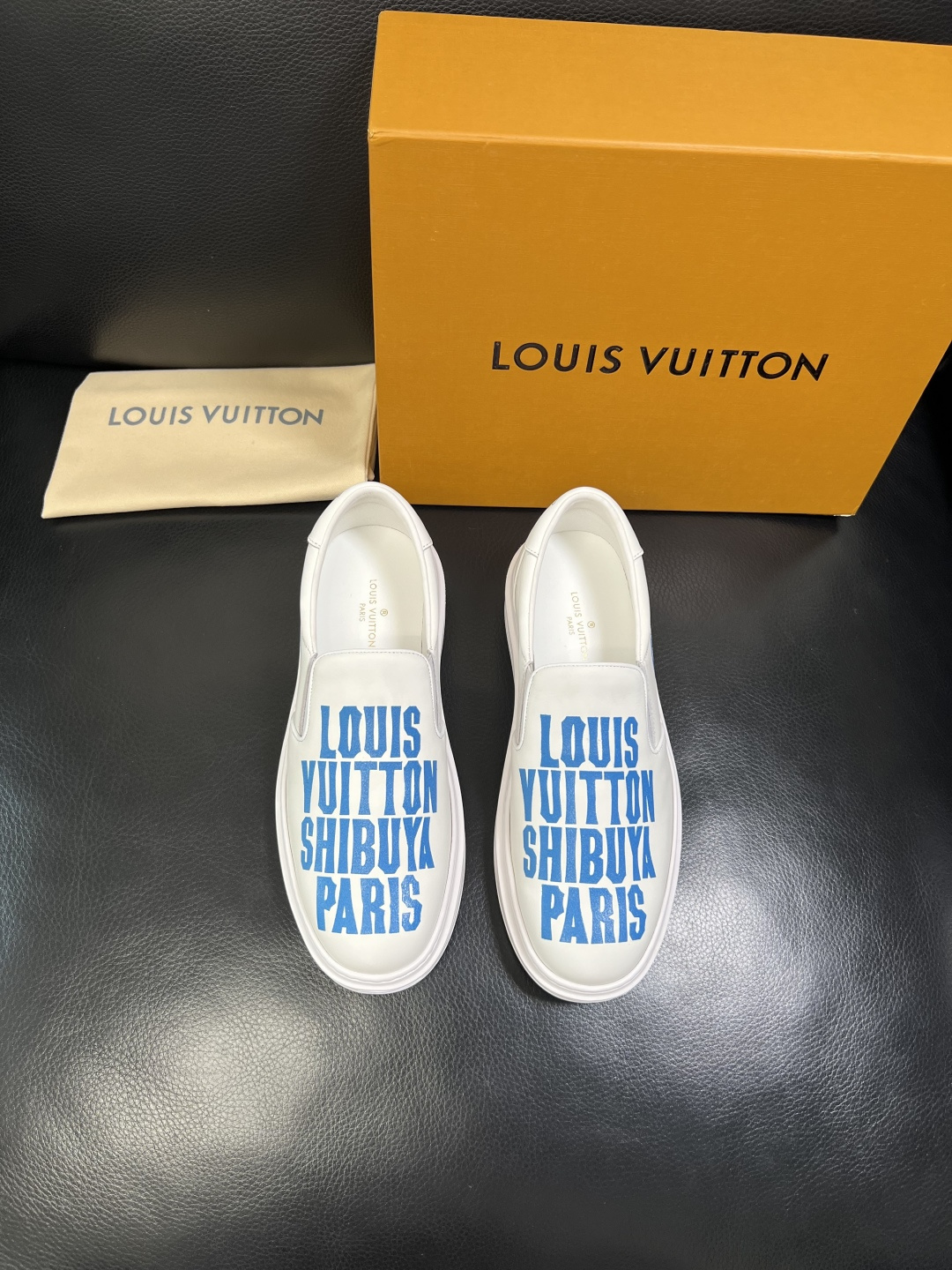 Lv 高品质 顶级工艺品 路易威登，运动板鞋专柜同步，鞋面意大利进口，高品质拼接缤纷色彩复杂工艺品，进口