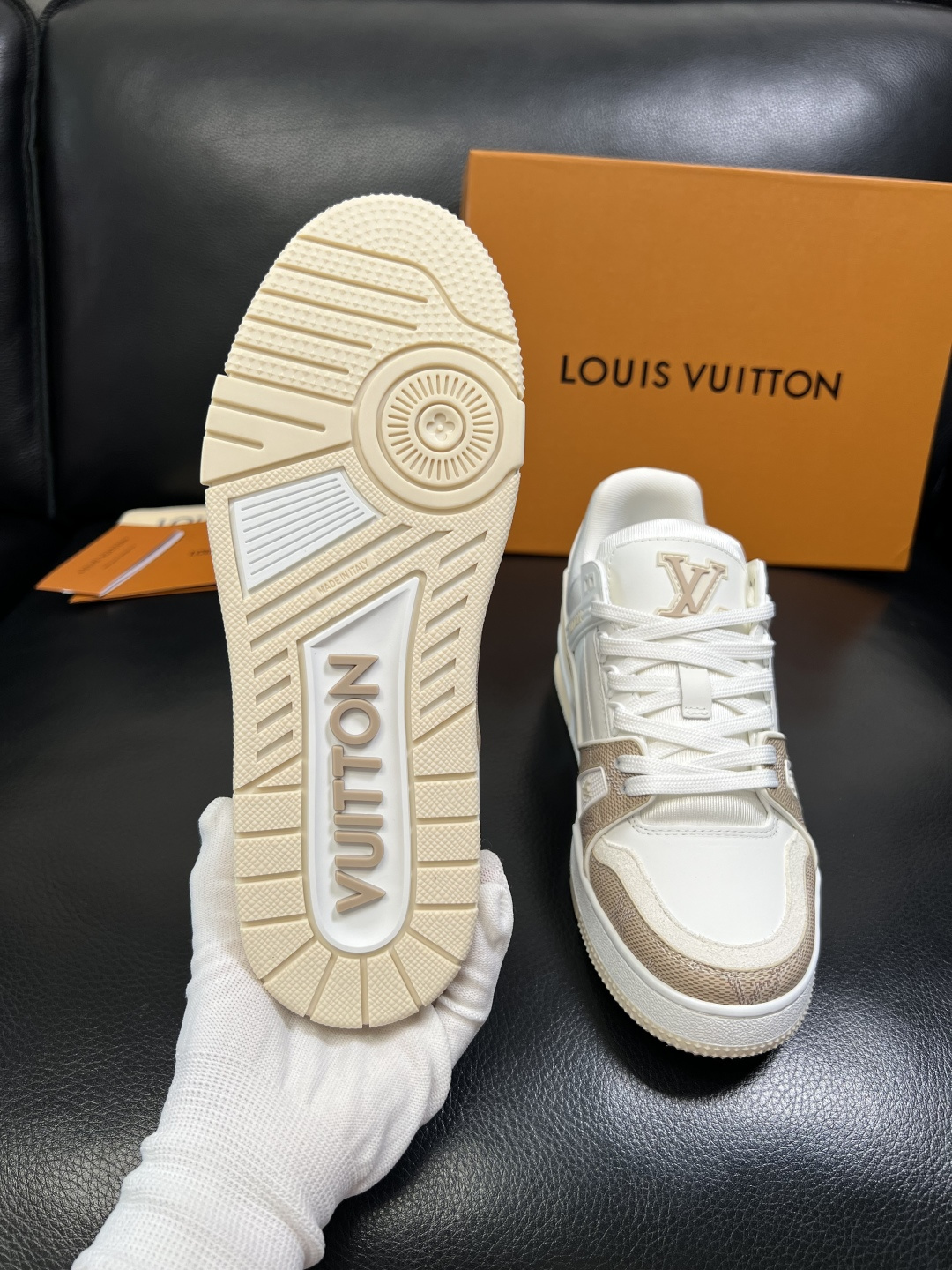 Lv 高品质 顶级工艺品 路易威登，运动板鞋专柜同步，鞋面意大利进口，高品质拼接缤纷色彩复杂工艺品，进口