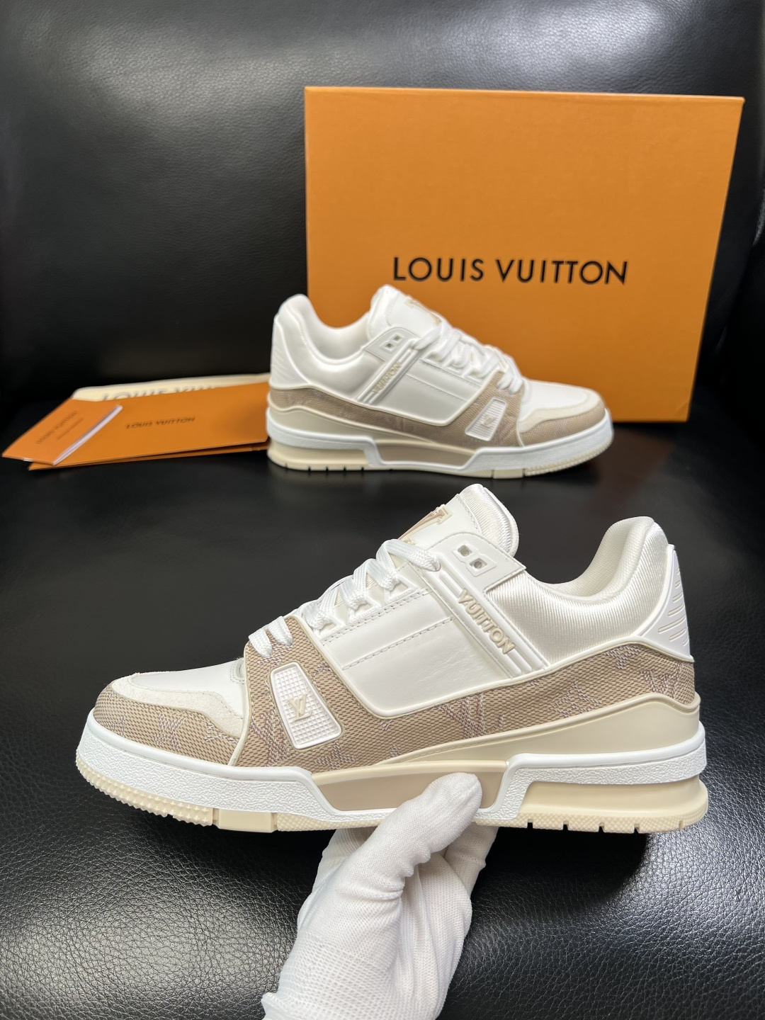 Lv 高品质 顶级工艺品 路易威登，运动板鞋专柜同步，鞋面意大利进口，高品质拼接缤纷色彩复杂工艺品，进口