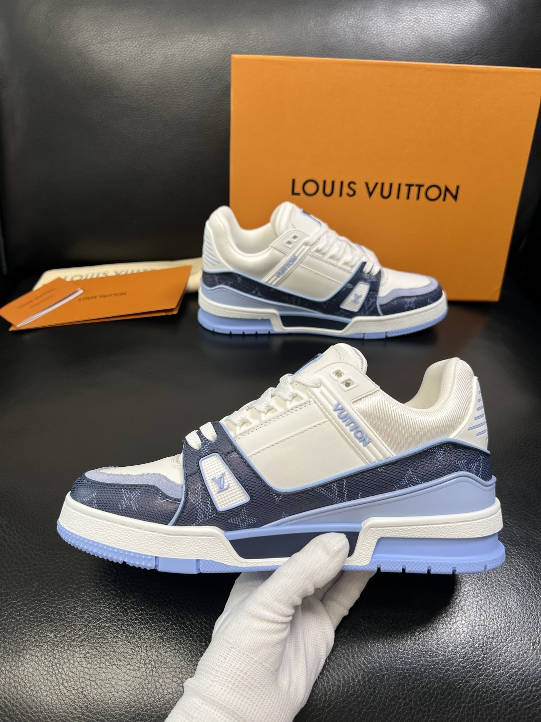 Lv 高品质 顶级工艺品 路易威登，运动板鞋专柜同步，鞋面意大利进口，高品质拼接缤纷色彩复杂工艺品，进口