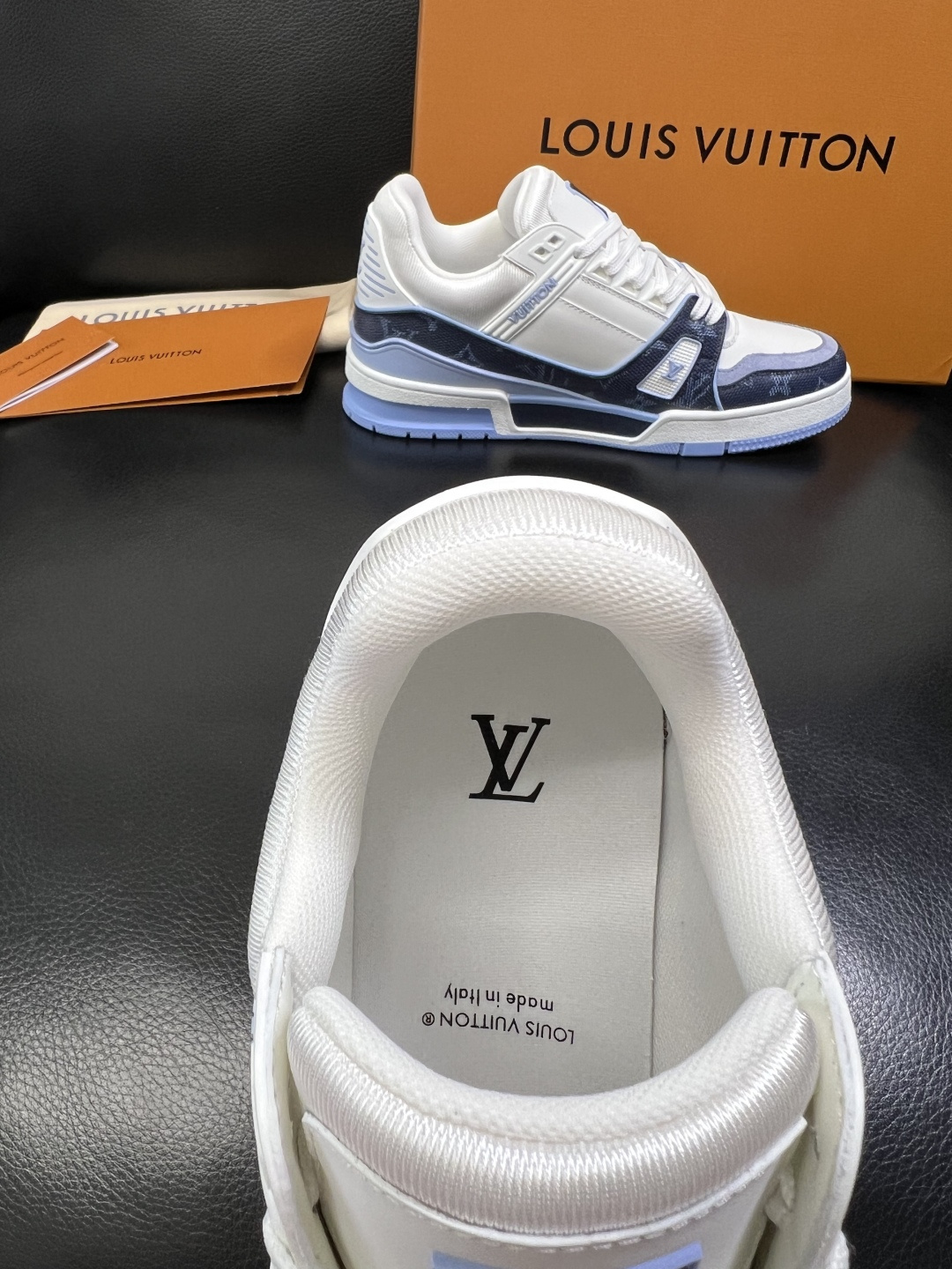 Lv 高品质 顶级工艺品 路易威登，运动板鞋专柜同步，鞋面意大利进口，高品质拼接缤纷色彩复杂工艺品，进口