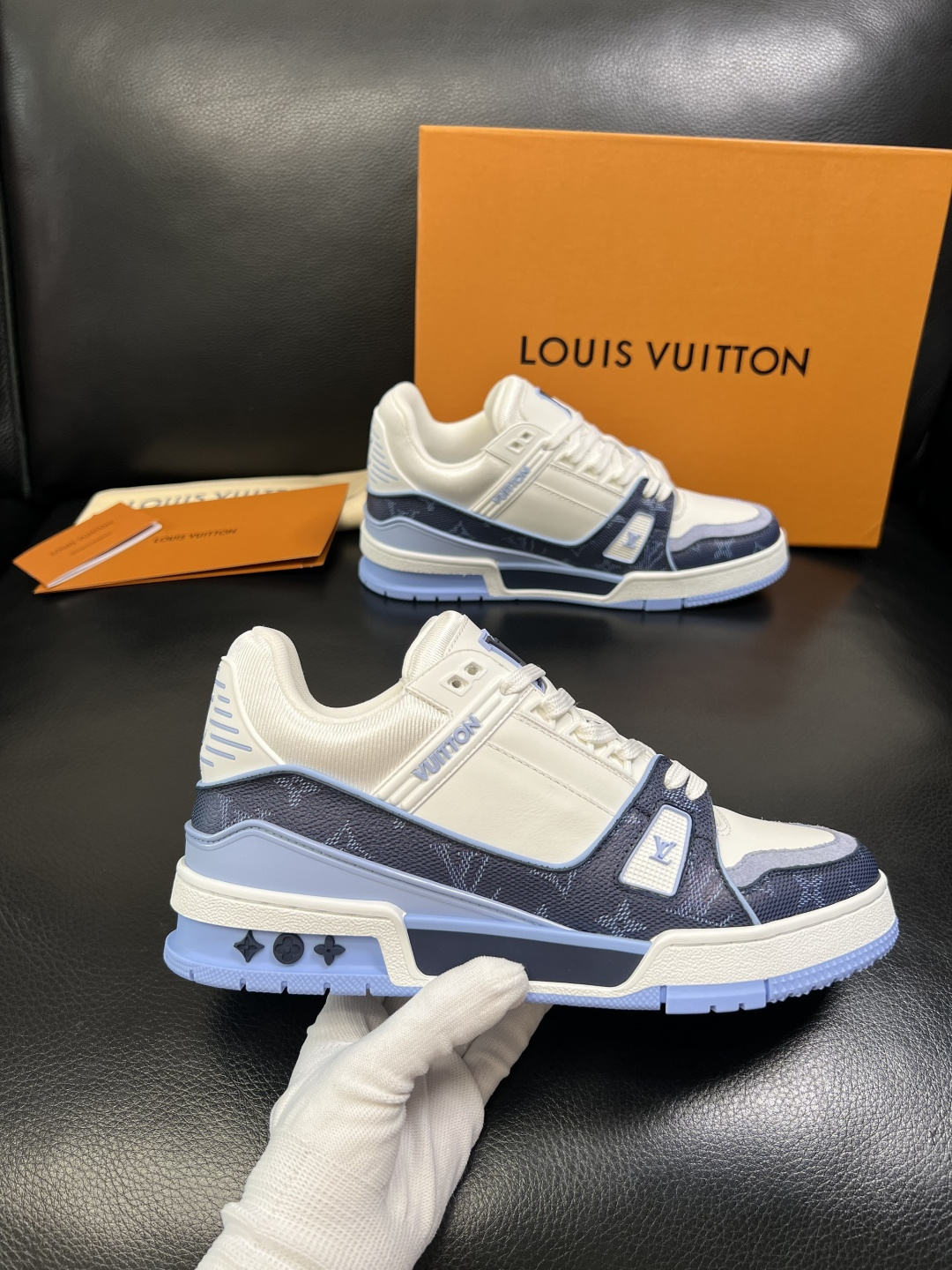 Lv 高品质 顶级工艺品 路易威登，运动板鞋专柜同步，鞋面意大利进口，高品质拼接缤纷色彩复杂工艺品，进口