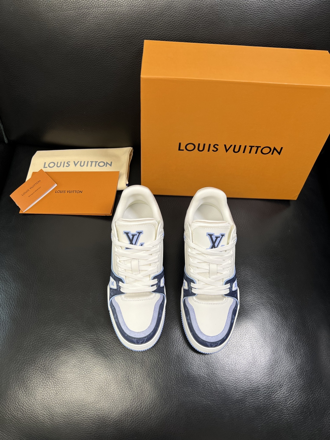 Lv 高品质 顶级工艺品 路易威登，运动板鞋专柜同步，鞋面意大利进口，高品质拼接缤纷色彩复杂工艺品，进口