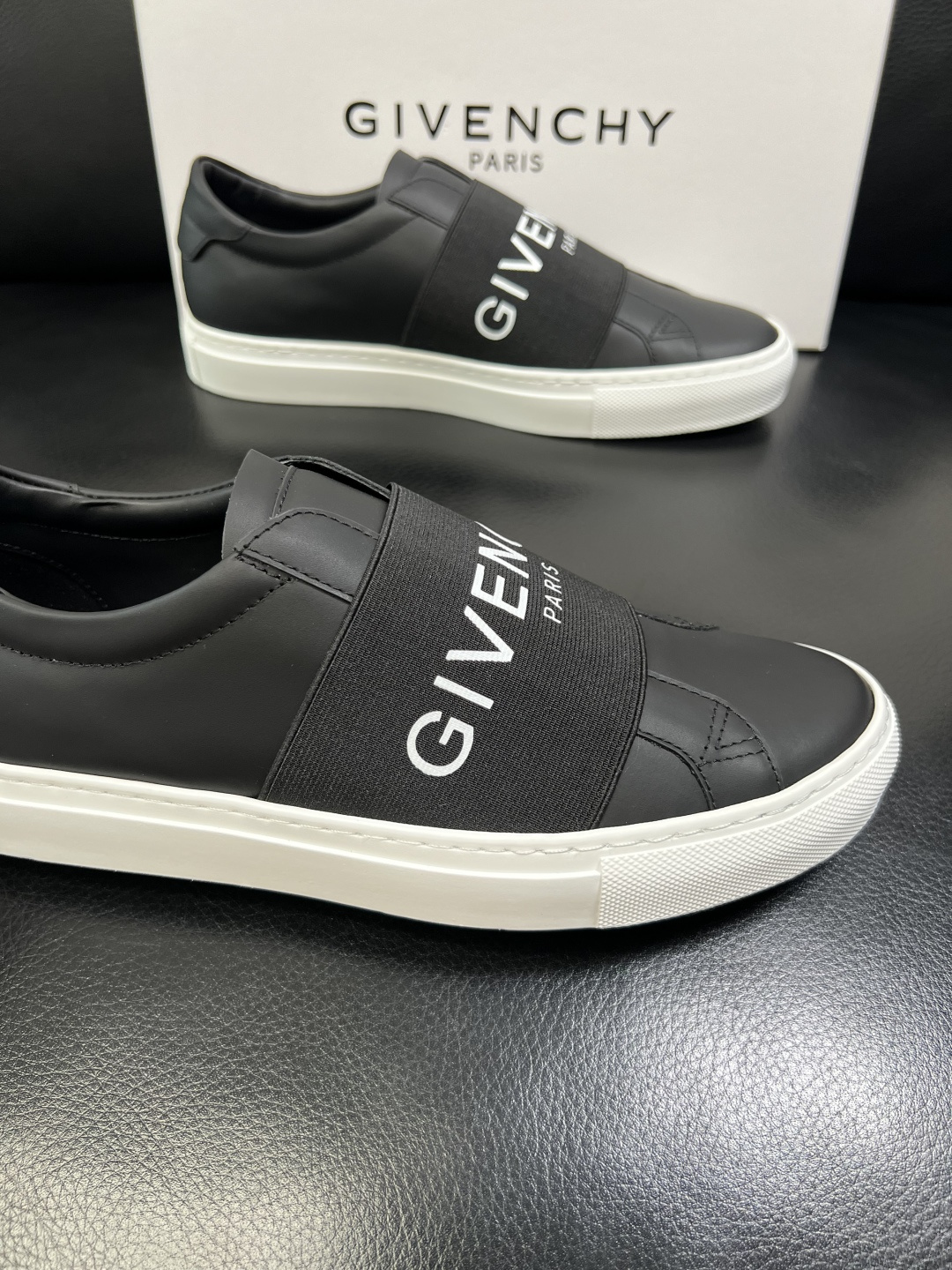 Givenchy 高品质 纪梵希 顶级工艺品 专柜新品同步，鞋面意大利进口牛皮拼布面料，进口水染牛皮内里