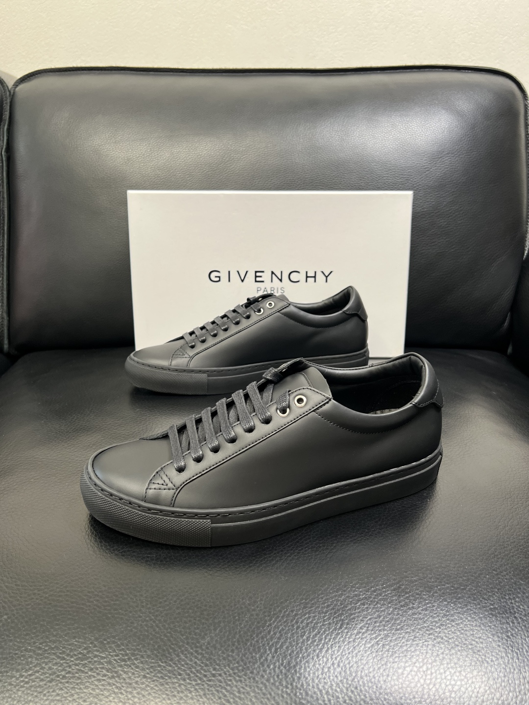 Givenchy 高品质 纪梵希 顶级工艺品 专柜新品同步，鞋面意大利进口牛皮拼布面料，进口水染牛皮内里