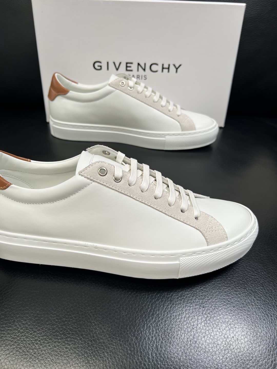 Givenchy 高品质 纪梵希 顶级工艺品 专柜新品同步，鞋面意大利进口牛皮拼布面料，进口水染牛皮内里