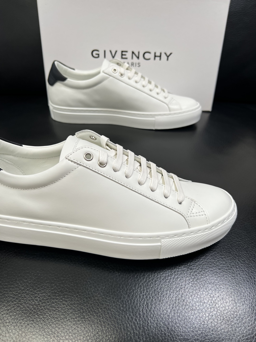 Givenchy 高品质 纪梵希 顶级工艺品 专柜新品同步，鞋面意大利进口牛皮拼布面料，进口水染牛皮内里