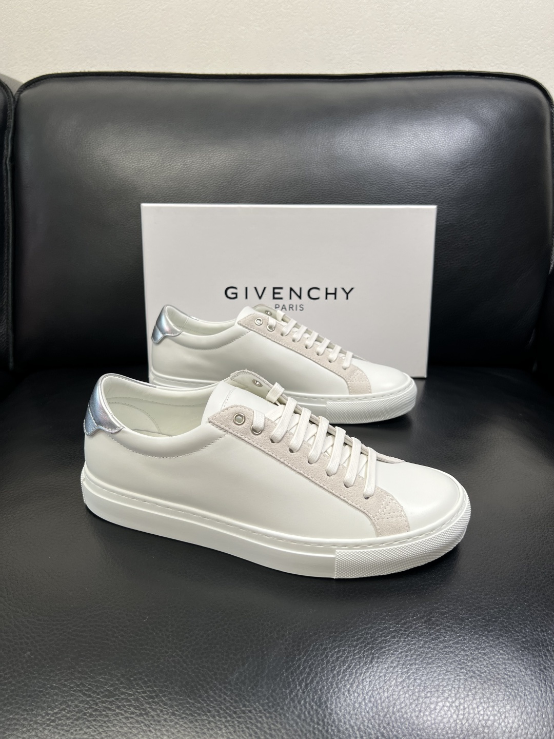 Givenchy 高品质 纪梵希 顶级工艺品 专柜新品同步，鞋面意大利进口牛皮拼布面料，进口水染牛皮内里