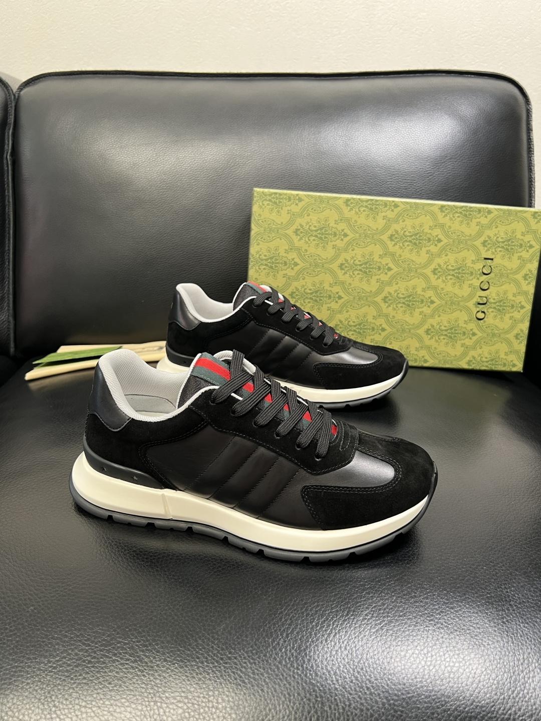 Gucci 高品质 顶级工艺品 古奇 专柜新款原厂配置，意大利进口牛皮面料，进口牛皮内里垫，透气舒适，鞋