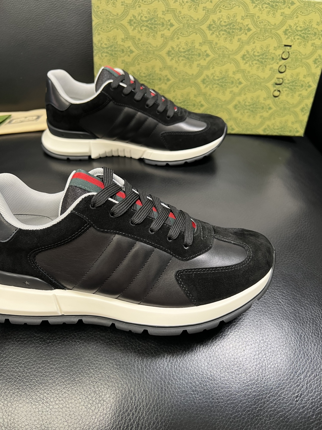 Gucci 高品质 顶级工艺品 古奇 专柜新款原厂配置，意大利进口牛皮面料，进口牛皮内里垫，透气舒适，鞋