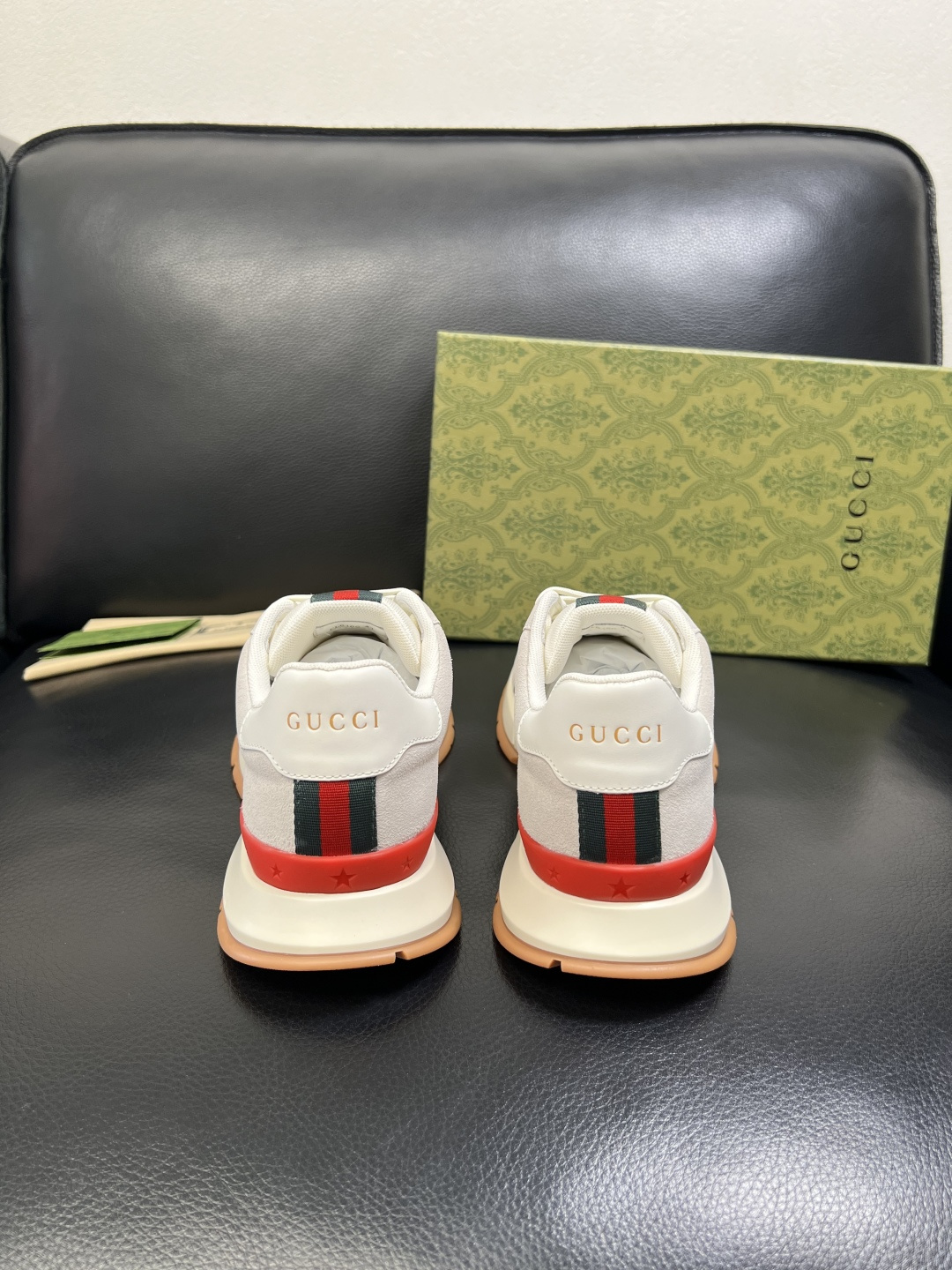 Gucci 高品质 顶级工艺品 古奇 专柜新款原厂配置，意大利进口牛皮面料，进口牛皮内里垫，透气舒适，鞋