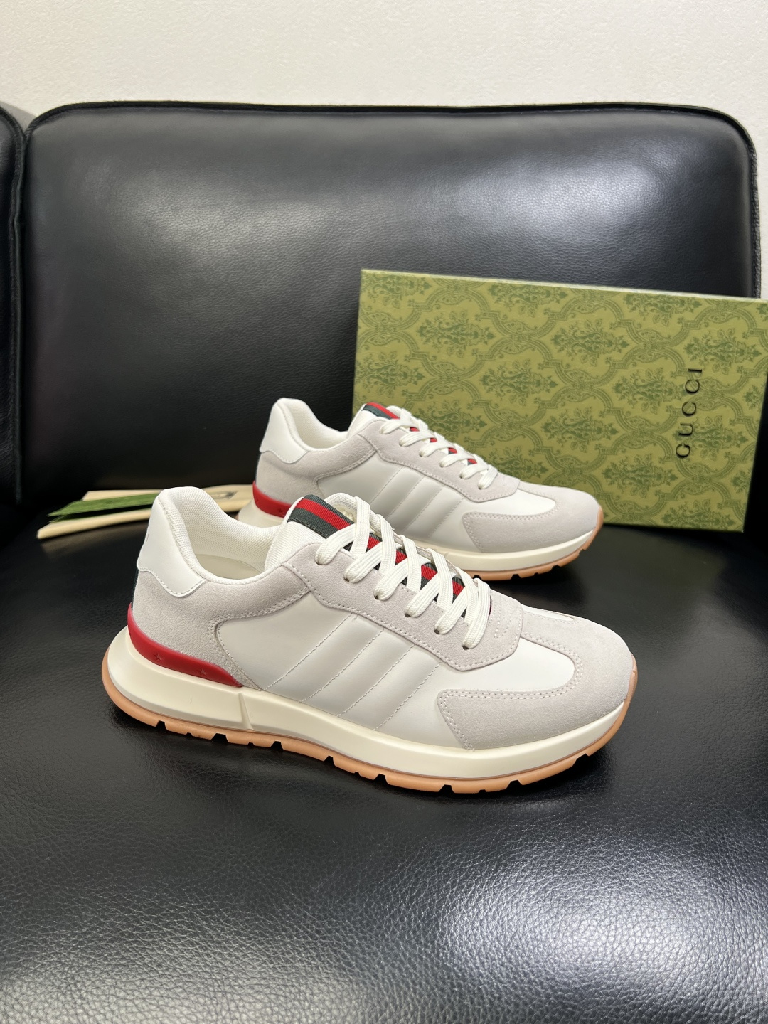 Gucci 高品质 顶级工艺品 古奇 专柜新款原厂配置，意大利进口牛皮面料，进口牛皮内里垫，透气舒适，鞋