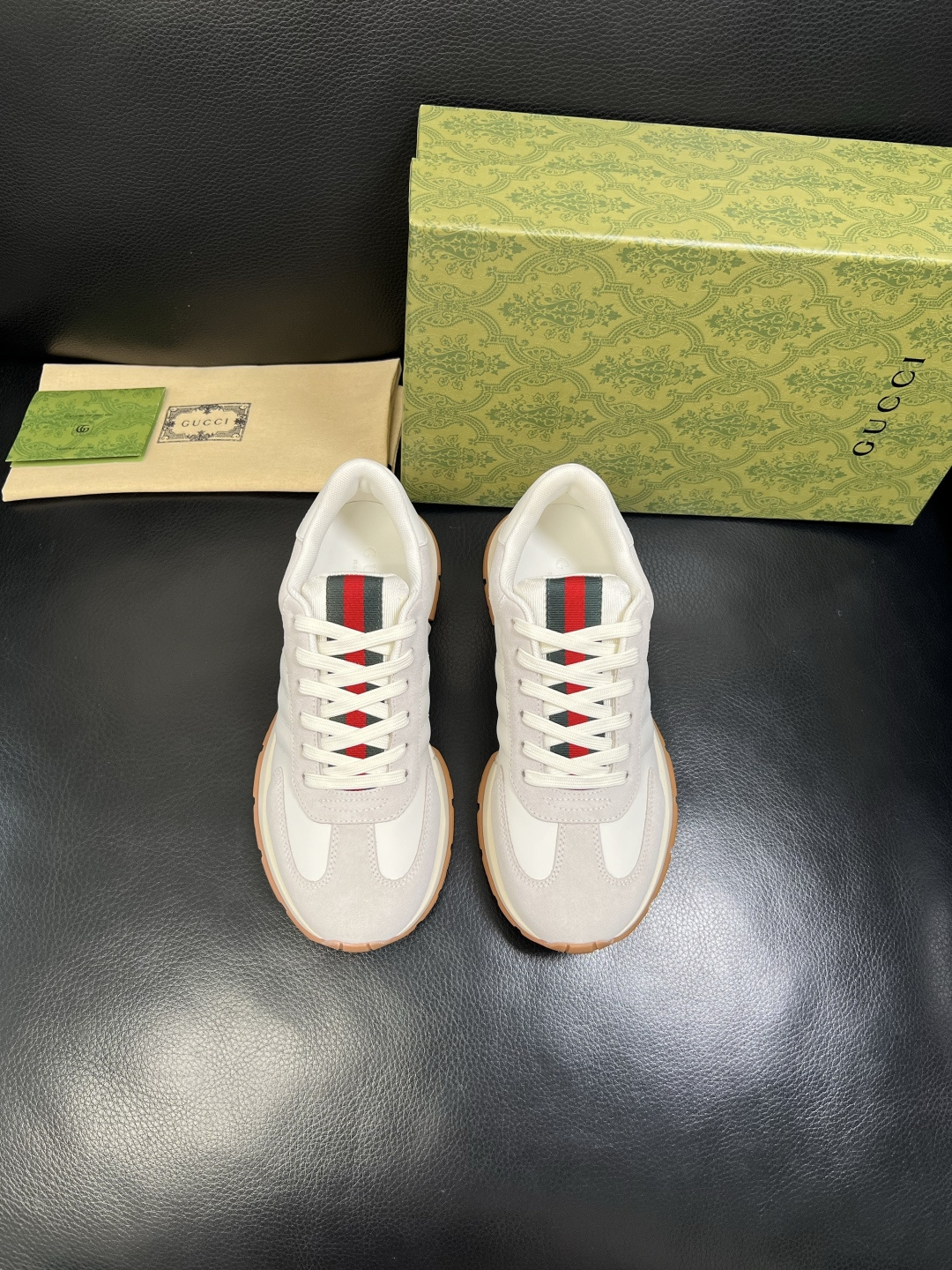 Gucci 高品质 顶级工艺品 古奇 专柜新款原厂配置，意大利进口牛皮面料，进口牛皮内里垫，透气舒适，鞋