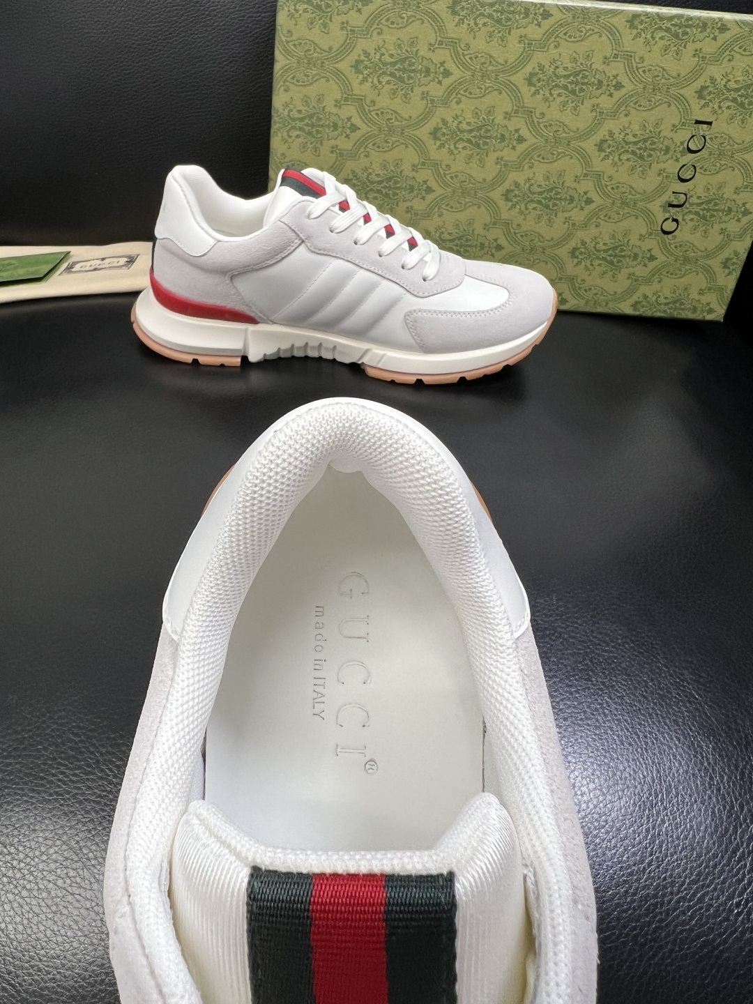 Gucci 高品质 顶级工艺品 古奇 专柜新款原厂配置，意大利进口牛皮面料，进口牛皮内里垫，透气舒适，鞋