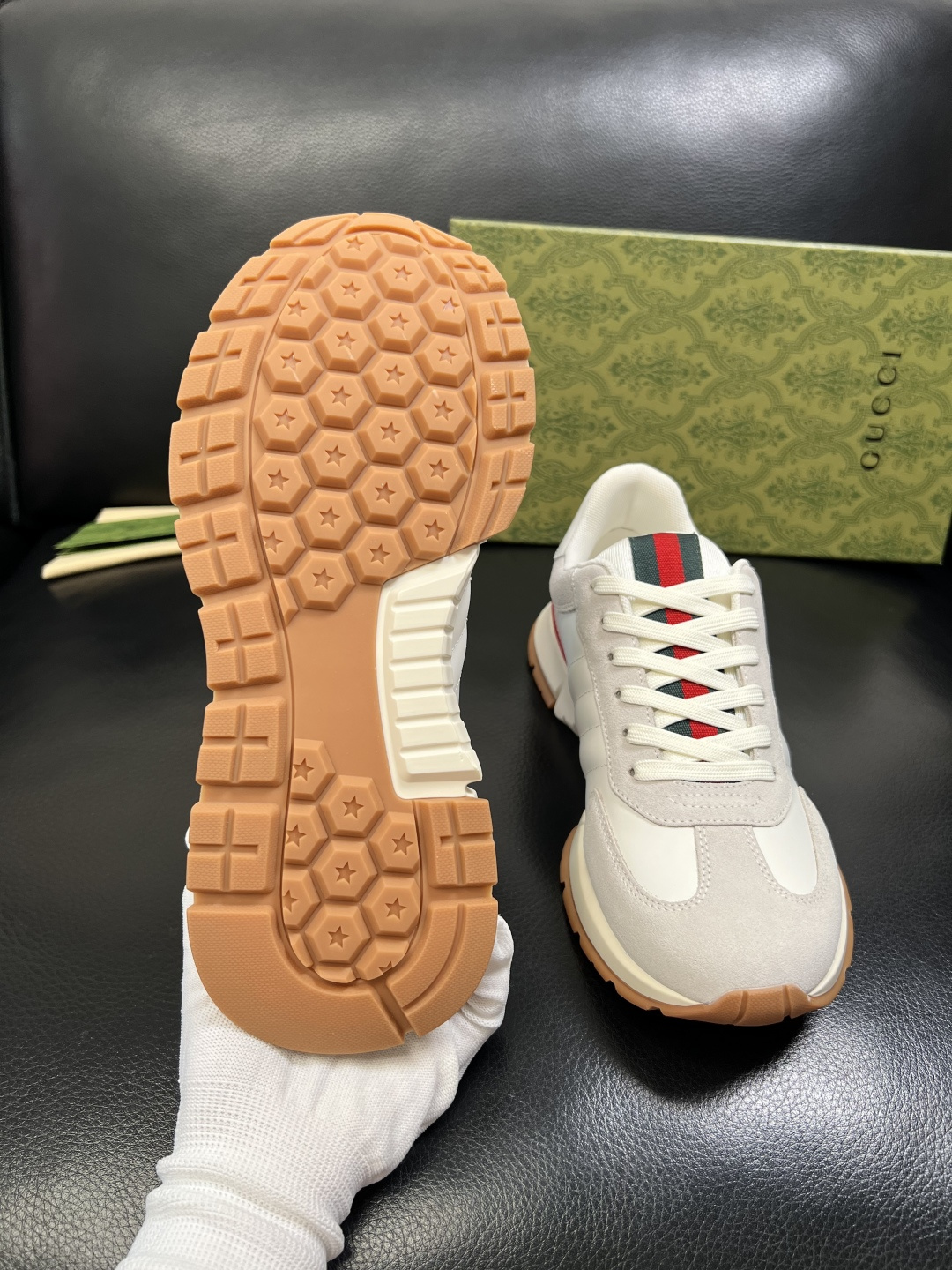 Gucci 高品质 顶级工艺品 古奇 专柜新款原厂配置，意大利进口牛皮面料，进口牛皮内里垫，透气舒适，鞋