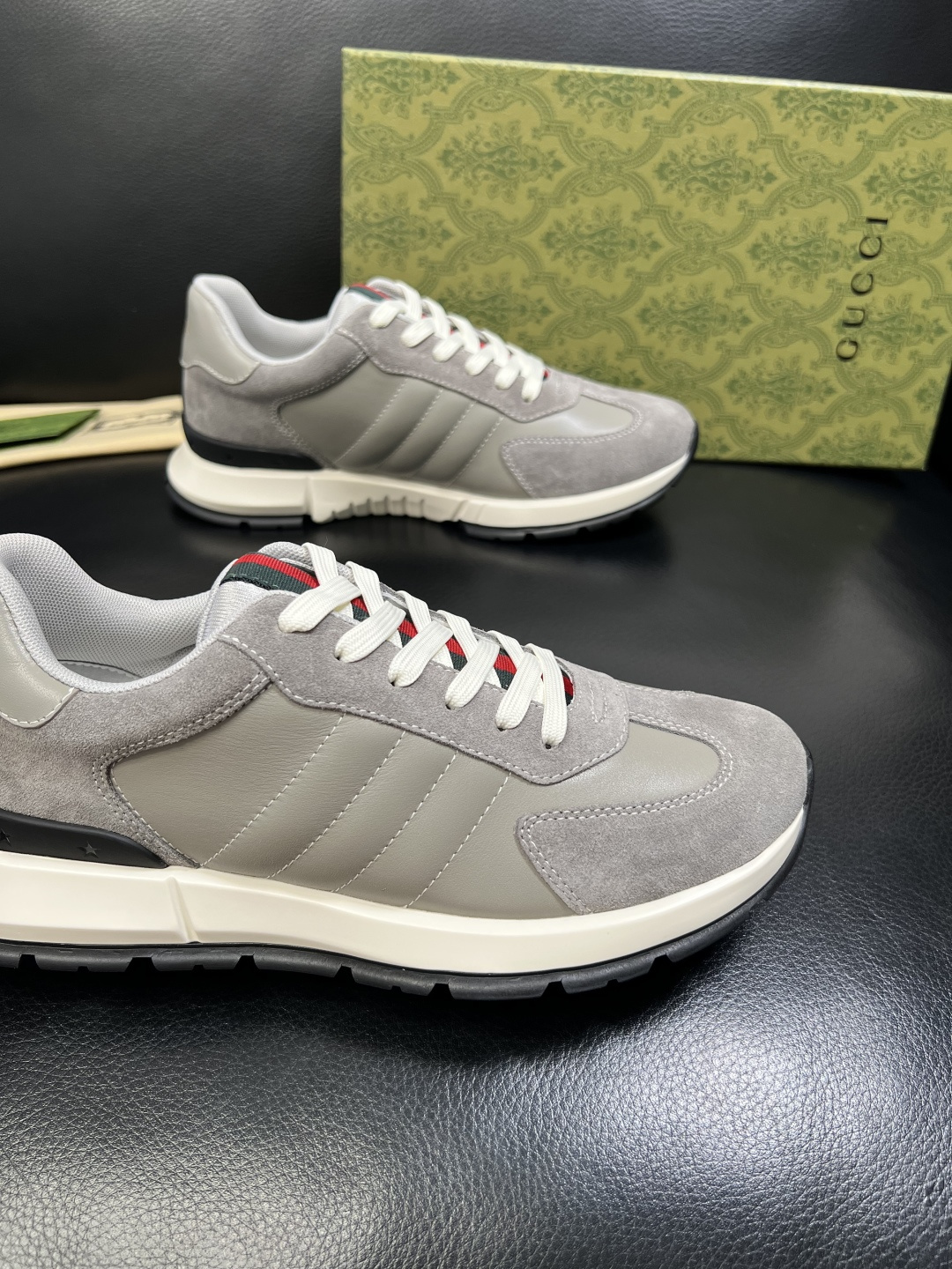 Gucci 高品质 顶级工艺品 古奇 专柜新款原厂配置，意大利进口牛皮面料，进口牛皮内里垫，透气舒适，鞋