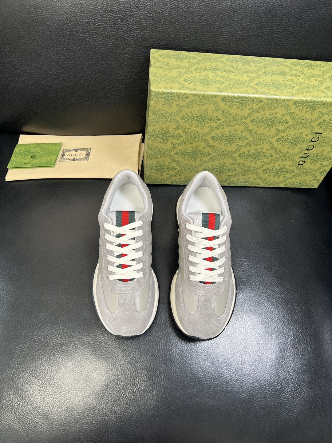 Gucci 高品质 顶级工艺品 古奇 专柜新款原厂配置，意大利进口牛皮面料，进口牛皮内里垫，透气舒适，鞋