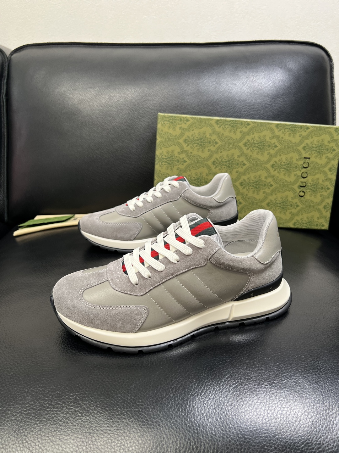 Gucci 高品质 顶级工艺品 古奇 专柜新款原厂配置，意大利进口牛皮面料，进口牛皮内里垫，透气舒适，鞋