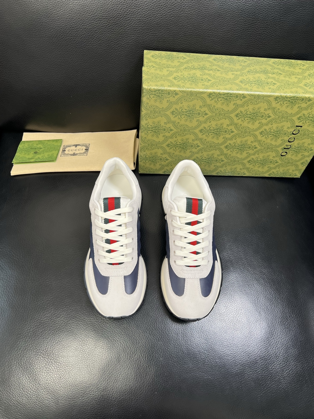 Gucci 高品质 顶级工艺品 古奇 专柜新款原厂配置，意大利进口牛皮面料，进口牛皮内里垫，透气舒适，鞋