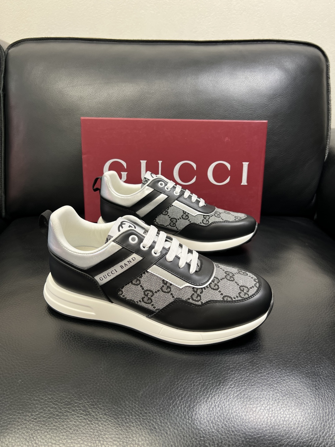 Gucci 高品质 顶级工艺品 古奇专柜新款，原厂配置意大利进口牛皮面料，进口牛皮内里垫，透气舒适，鞋底