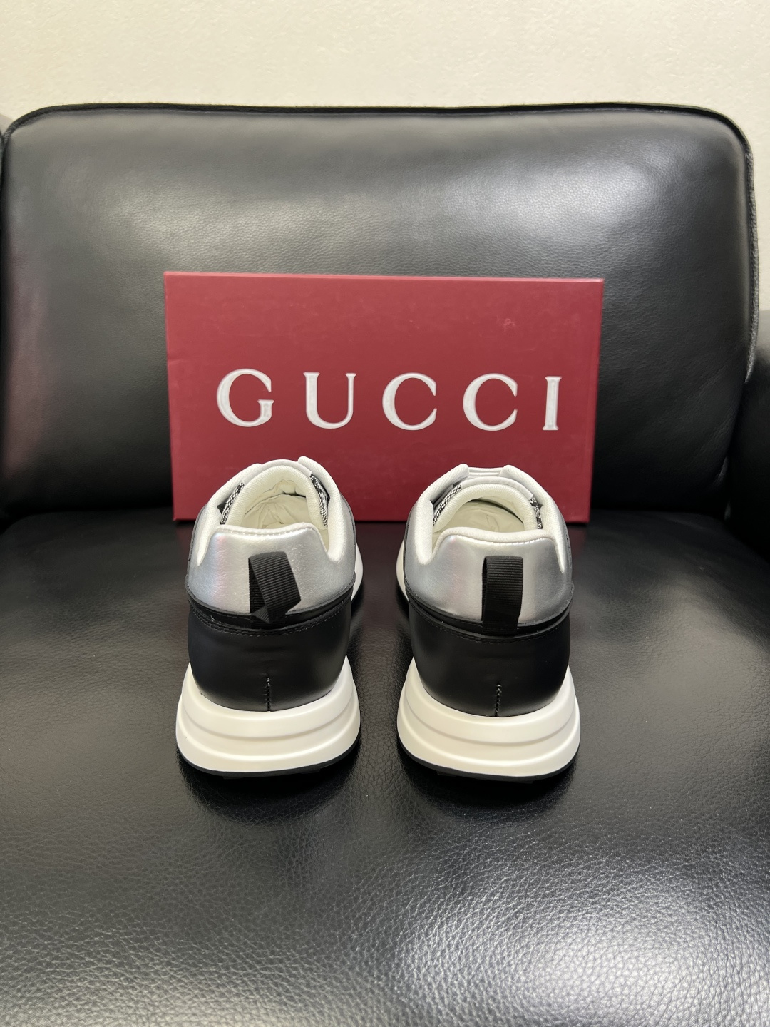 Gucci 高品质 顶级工艺品 古奇专柜新款，原厂配置意大利进口牛皮面料，进口牛皮内里垫，透气舒适，鞋底