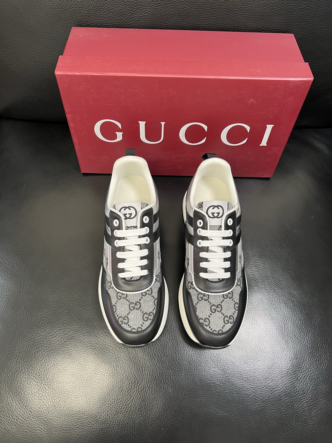Gucci 高品质 顶级工艺品 古奇专柜新款，原厂配置意大利进口牛皮面料，进口牛皮内里垫，透气舒适，鞋底