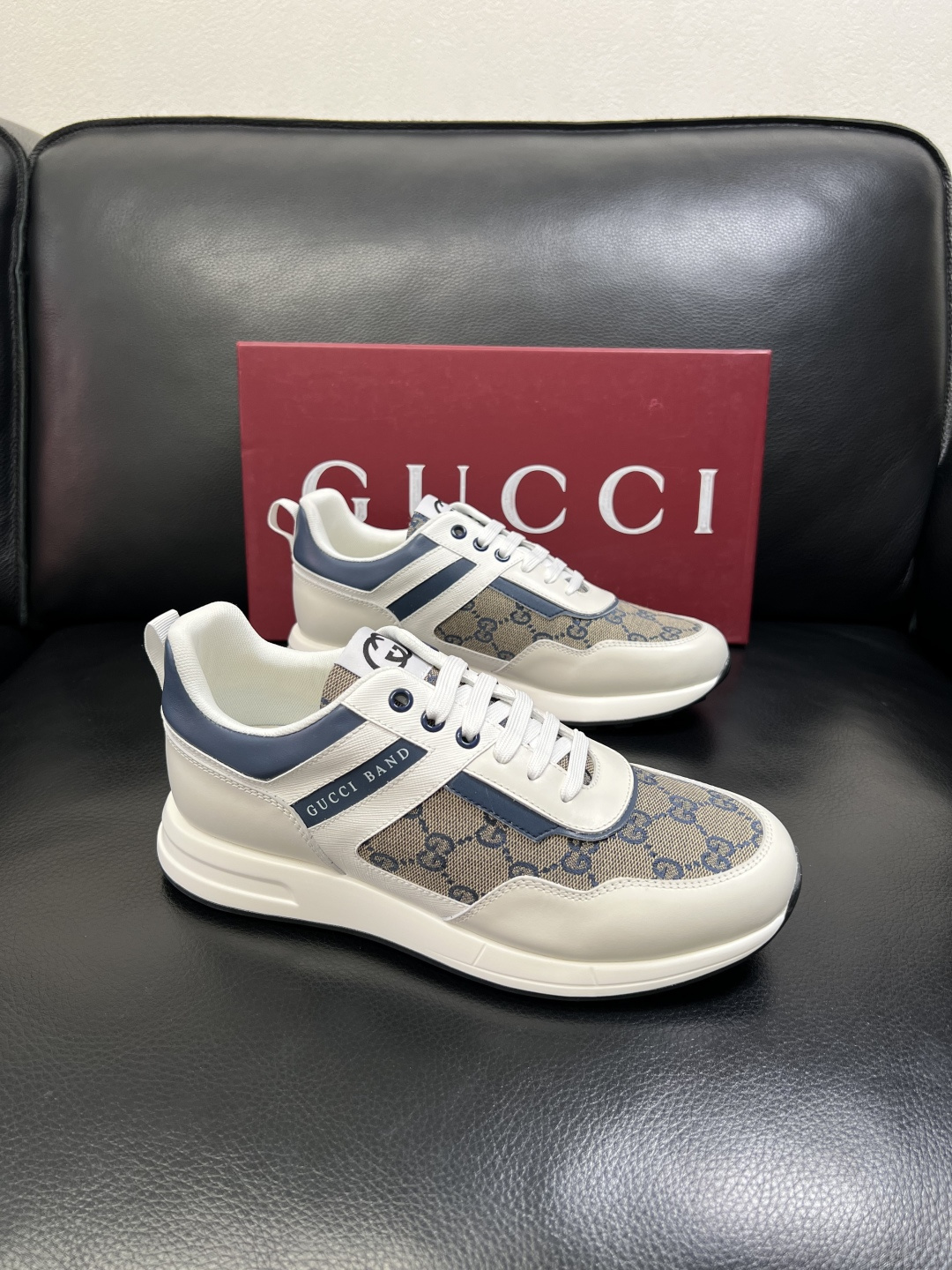 Gucci 高品质 顶级工艺品 古奇专柜新款，原厂配置意大利进口牛皮面料，进口牛皮内里垫，透气舒适，鞋底