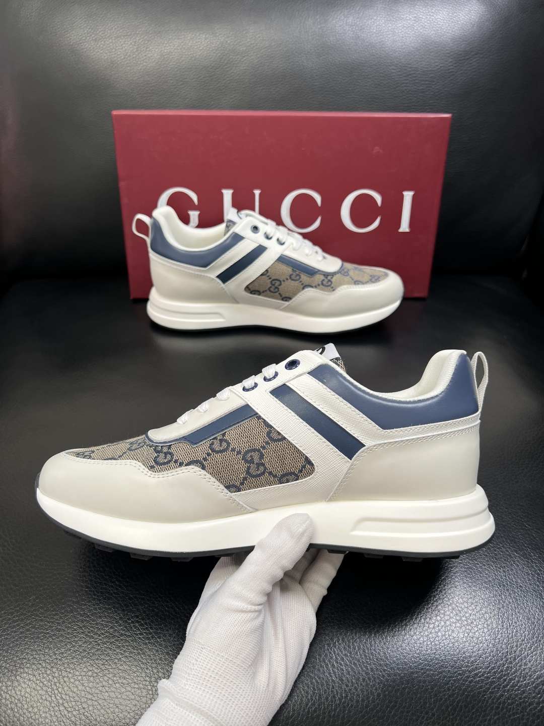 Gucci 高品质 顶级工艺品 古奇专柜新款，原厂配置意大利进口牛皮面料，进口牛皮内里垫，透气舒适，鞋底