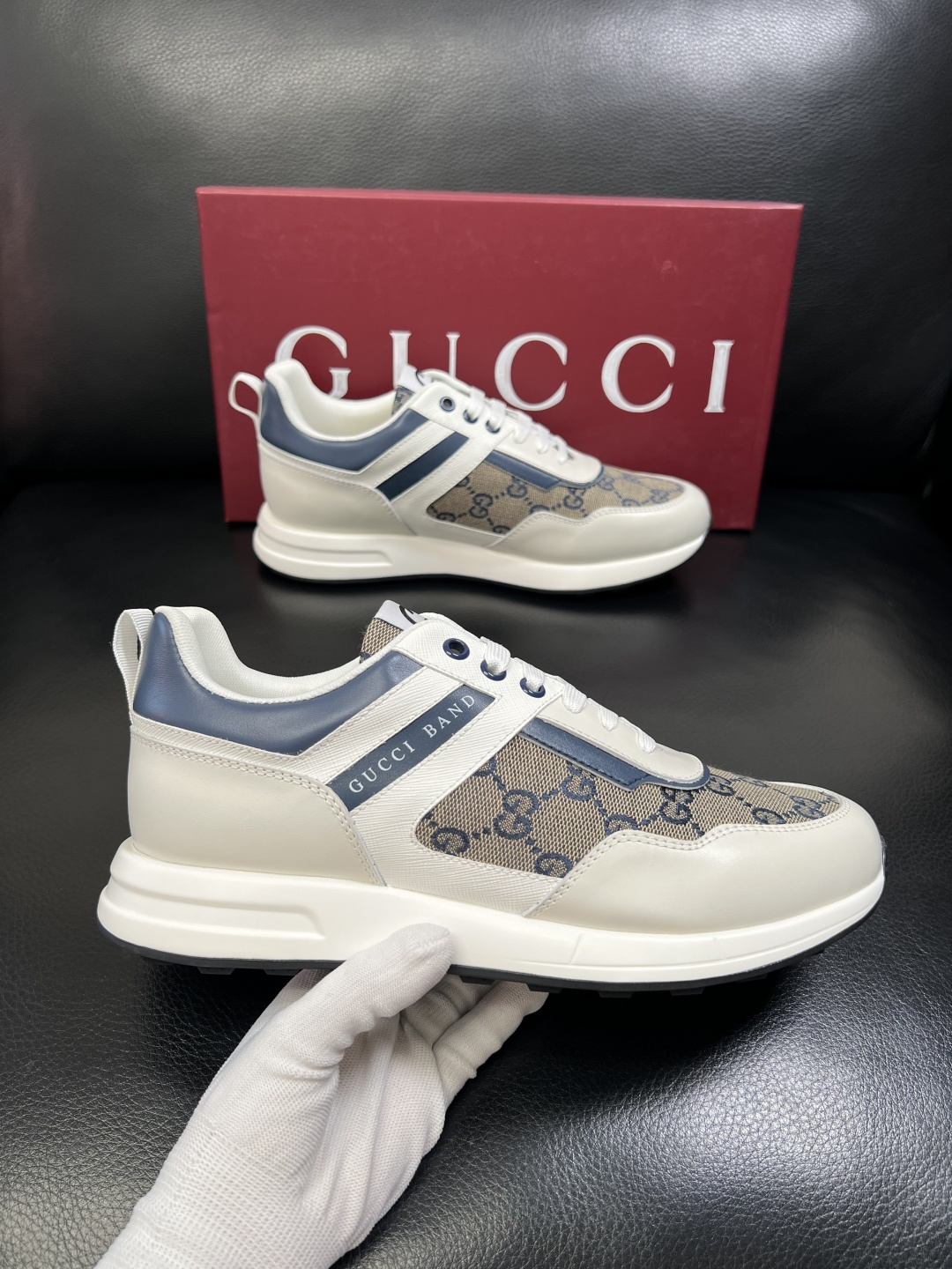 Gucci 高品质 顶级工艺品 古奇专柜新款，原厂配置意大利进口牛皮面料，进口牛皮内里垫，透气舒适，鞋底
