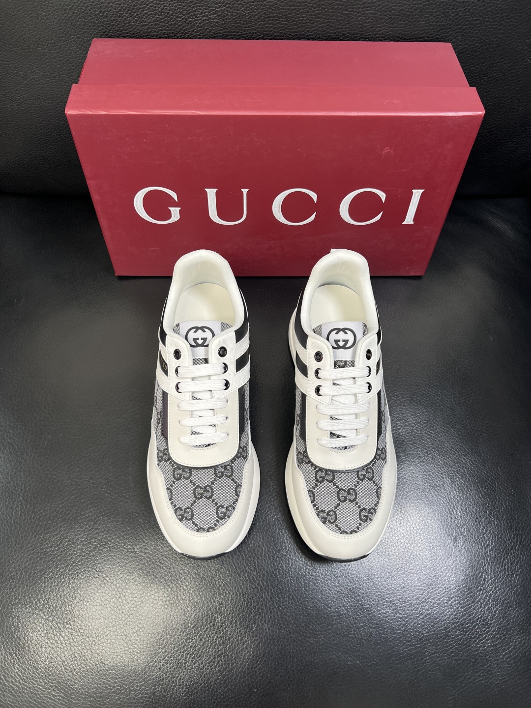 Gucci 高品质 顶级工艺品 古奇专柜新款，原厂配置意大利进口牛皮面料，进口牛皮内里垫，透气舒适，鞋底