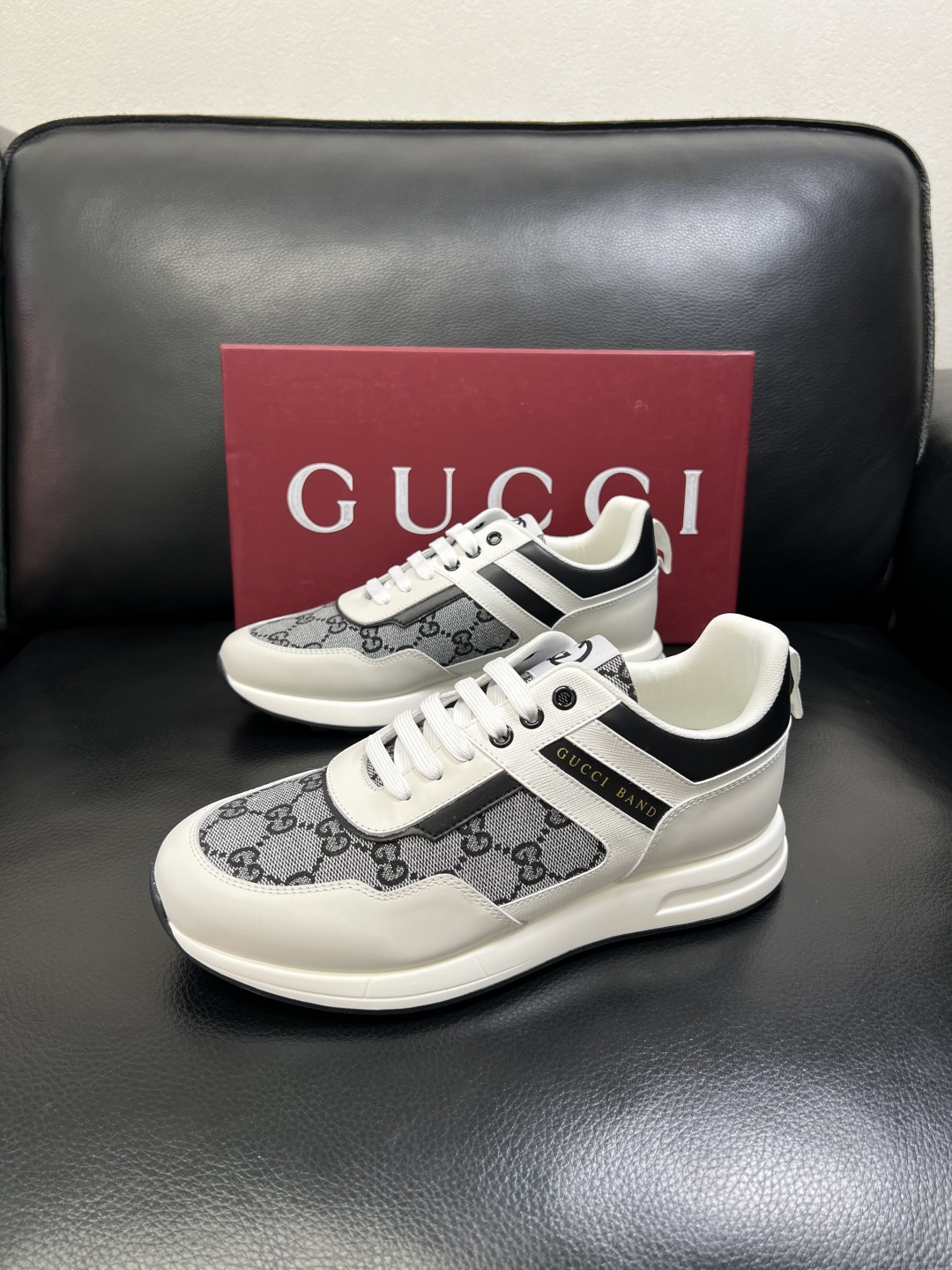 Gucci 高品质 顶级工艺品 古奇专柜新款，原厂配置意大利进口牛皮面料，进口牛皮内里垫，透气舒适，鞋底