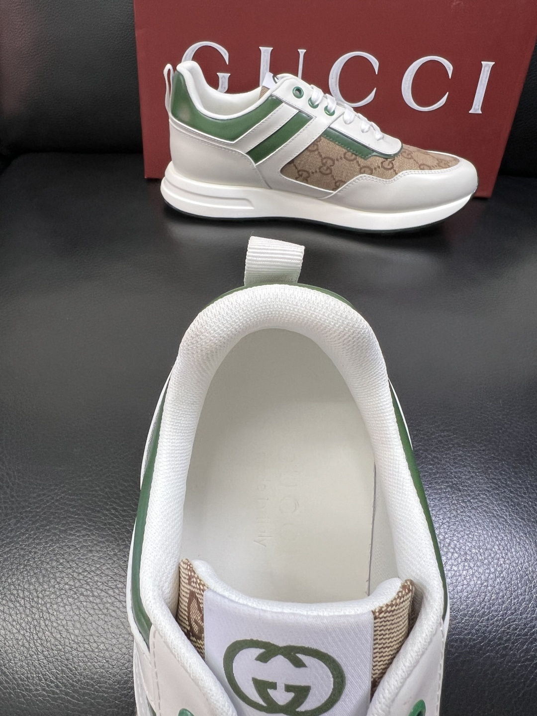 Gucci 高品质 顶级工艺品 古奇专柜新款，原厂配置意大利进口牛皮面料，进口牛皮内里垫，透气舒适，鞋底