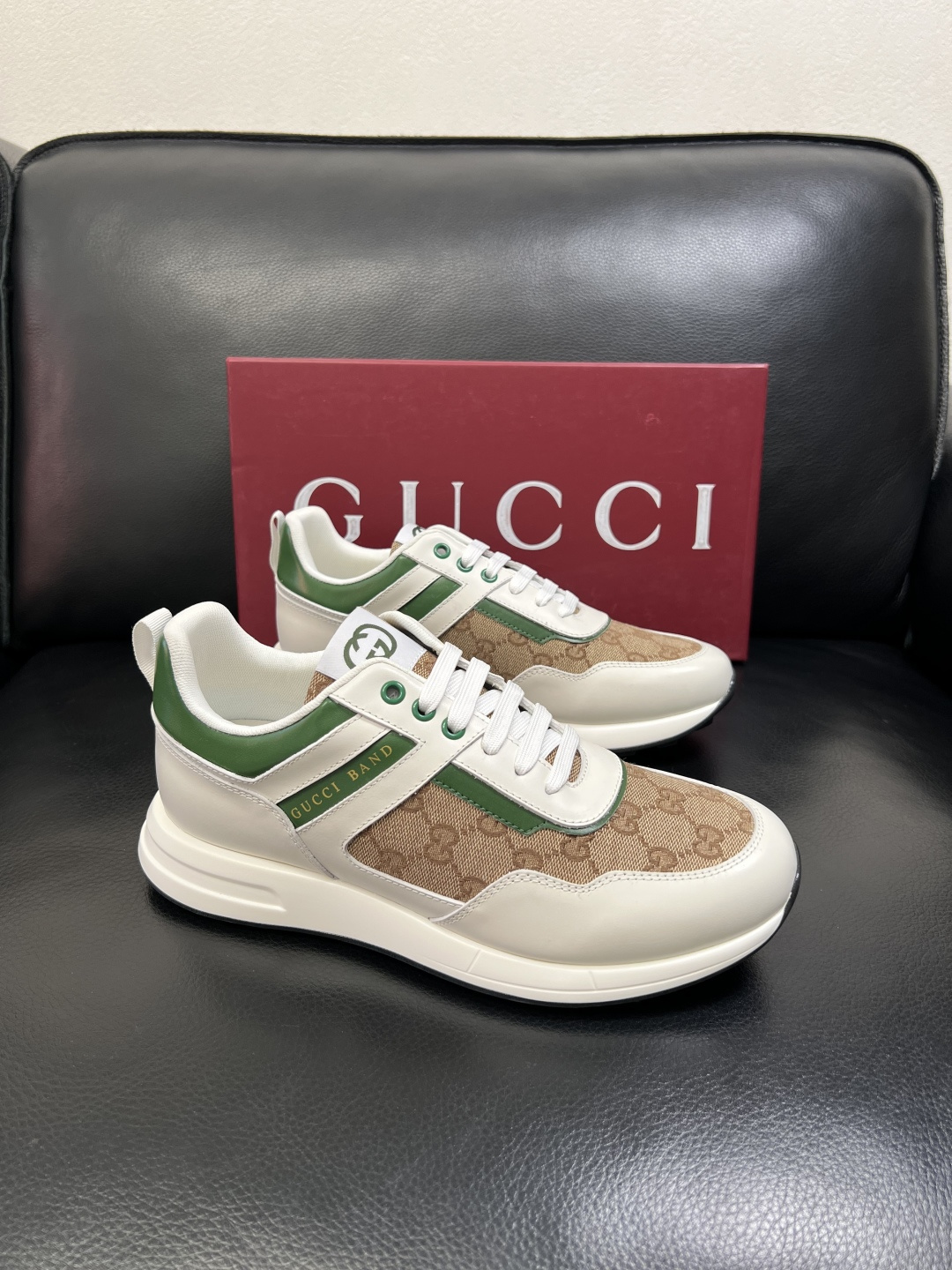 Gucci 高品质 顶级工艺品 古奇专柜新款，原厂配置意大利进口牛皮面料，进口牛皮内里垫，透气舒适，鞋底