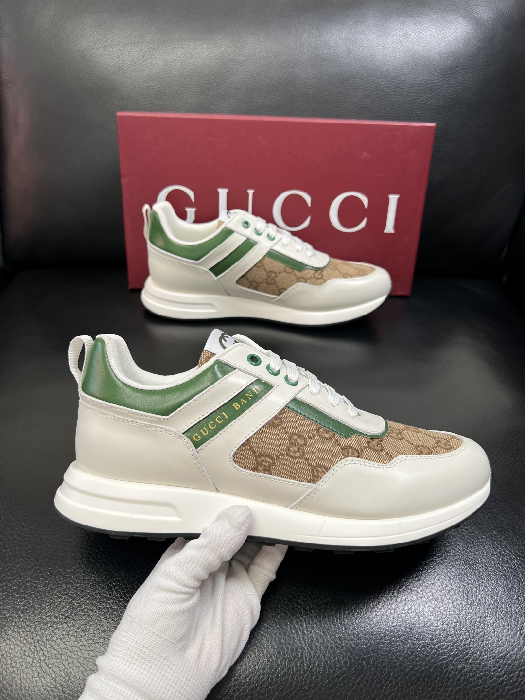 Gucci 高品质 顶级工艺品 古奇专柜新款，原厂配置意大利进口牛皮面料，进口牛皮内里垫，透气舒适，鞋底