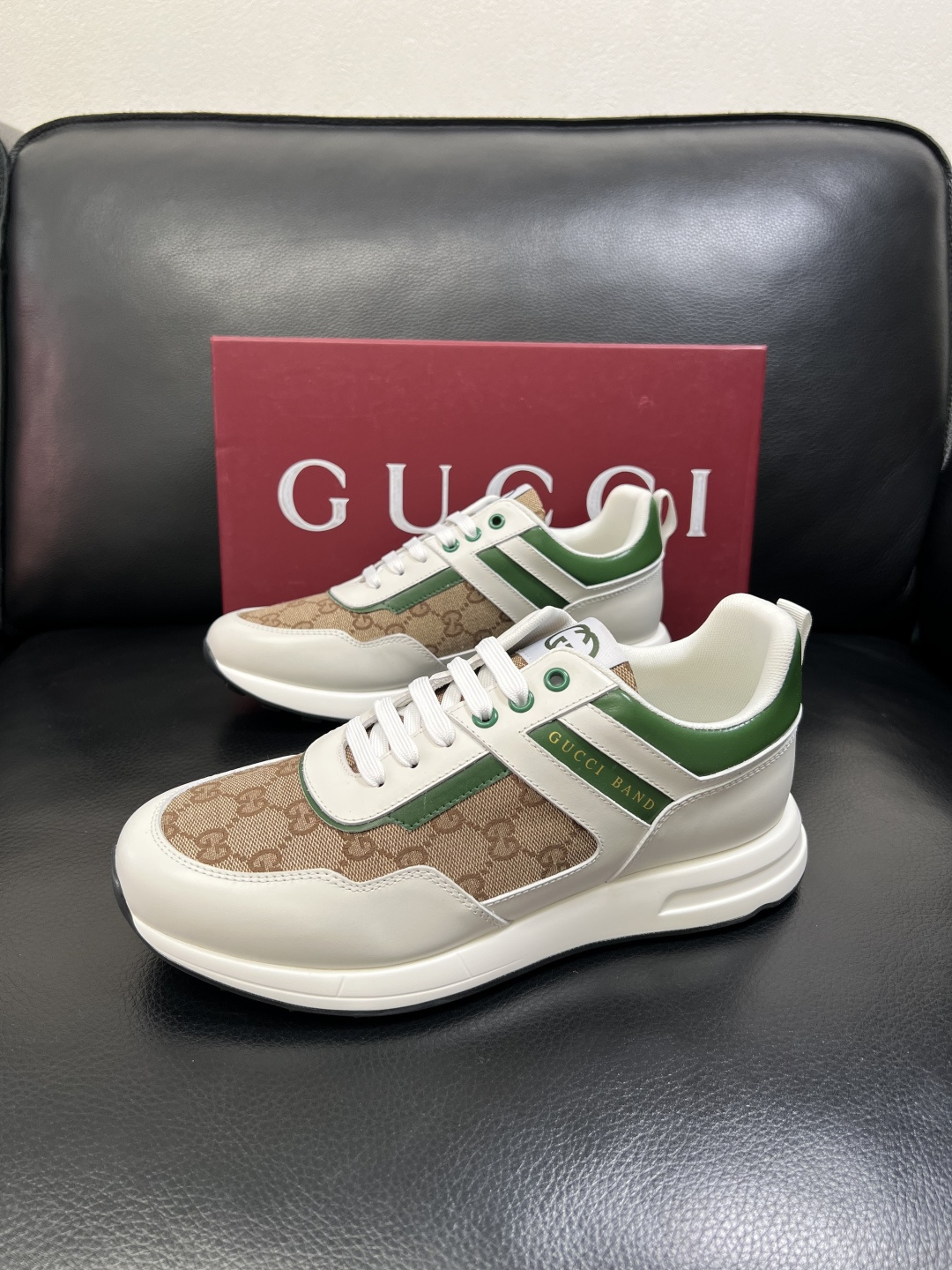 Gucci 高品质 顶级工艺品 古奇专柜新款，原厂配置意大利进口牛皮面料，进口牛皮内里垫，透气舒适，鞋底