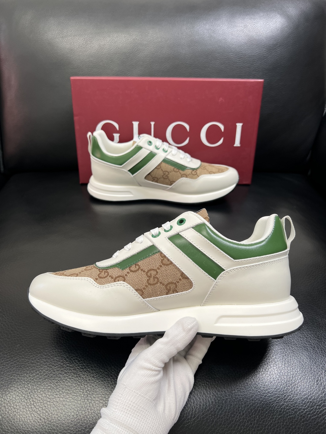 Gucci 高品质 顶级工艺品 古奇专柜新款，原厂配置意大利进口牛皮面料，进口牛皮内里垫，透气舒适，鞋底