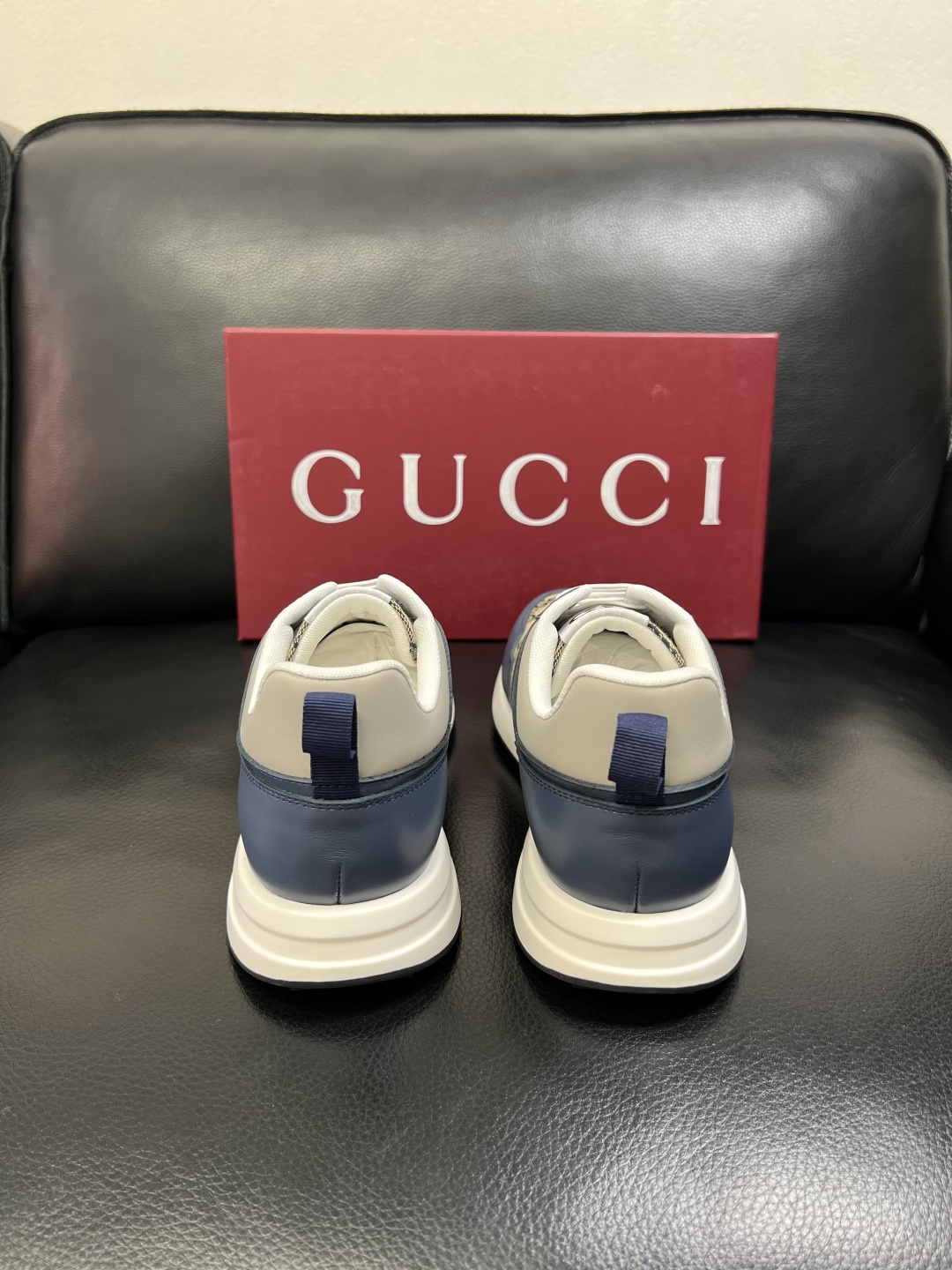 Gucci 高品质 顶级工艺品 古奇专柜新款，原厂配置意大利进口牛皮面料，进口牛皮内里垫，透气舒适，鞋底