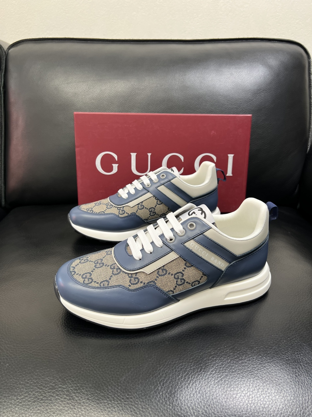 Gucci 高品质 顶级工艺品 古奇专柜新款，原厂配置意大利进口牛皮面料，进口牛皮内里垫，透气舒适，鞋底