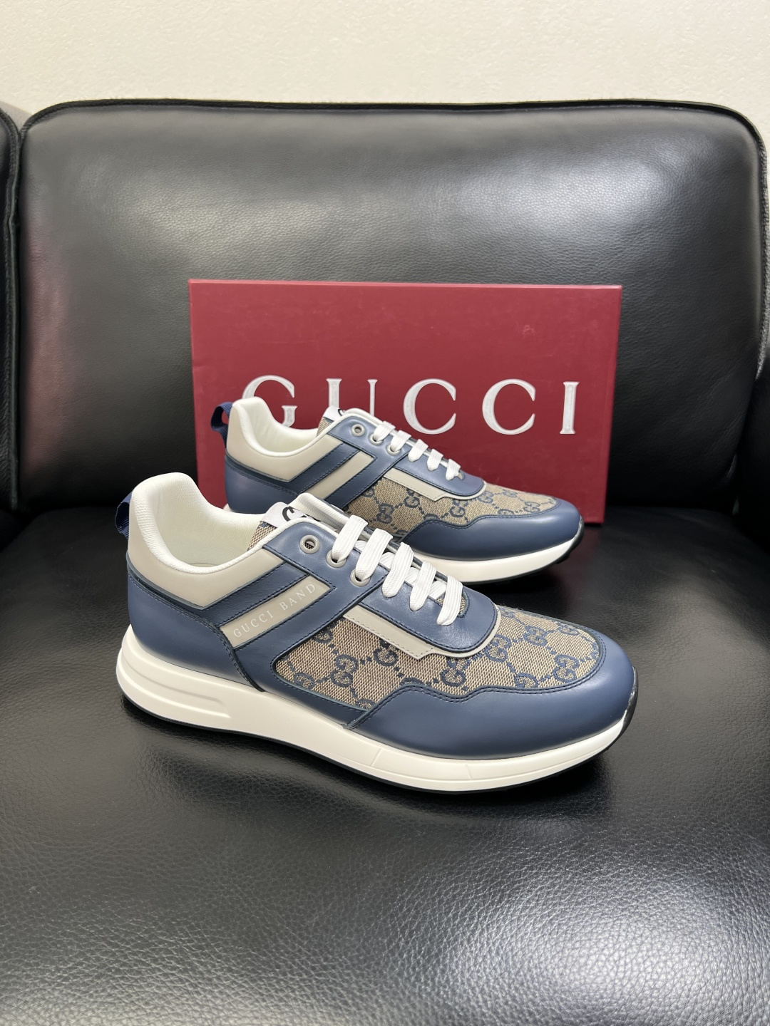 Gucci 高品质 顶级工艺品 古奇专柜新款，原厂配置意大利进口牛皮面料，进口牛皮内里垫，透气舒适，鞋底