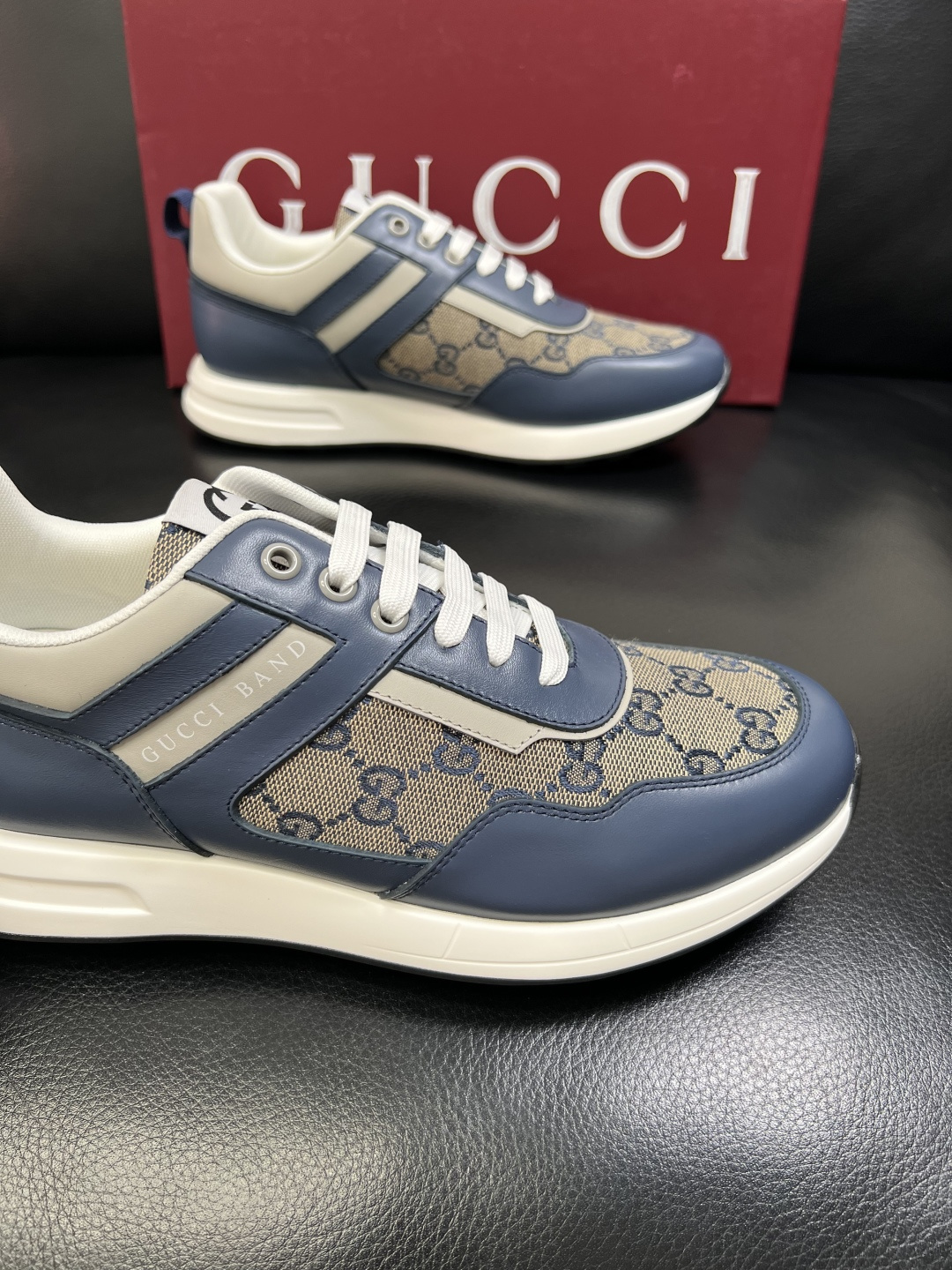 Gucci 高品质 顶级工艺品 古奇专柜新款，原厂配置意大利进口牛皮面料，进口牛皮内里垫，透气舒适，鞋底