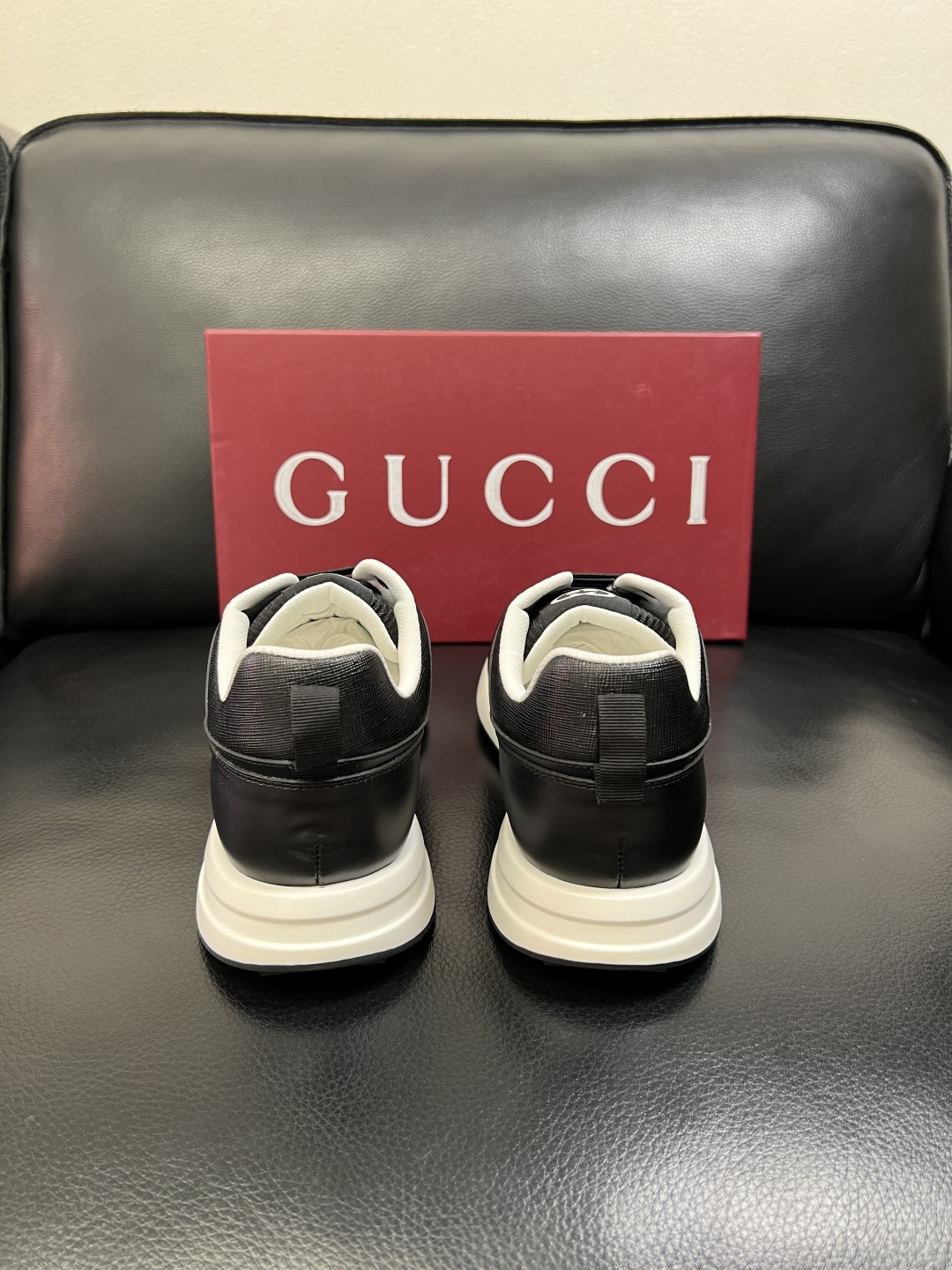 Gucci 高品质 顶级工艺品 古奇专柜新款，原厂配置意大利进口牛皮面料，进口牛皮内里垫，透气舒适，鞋底