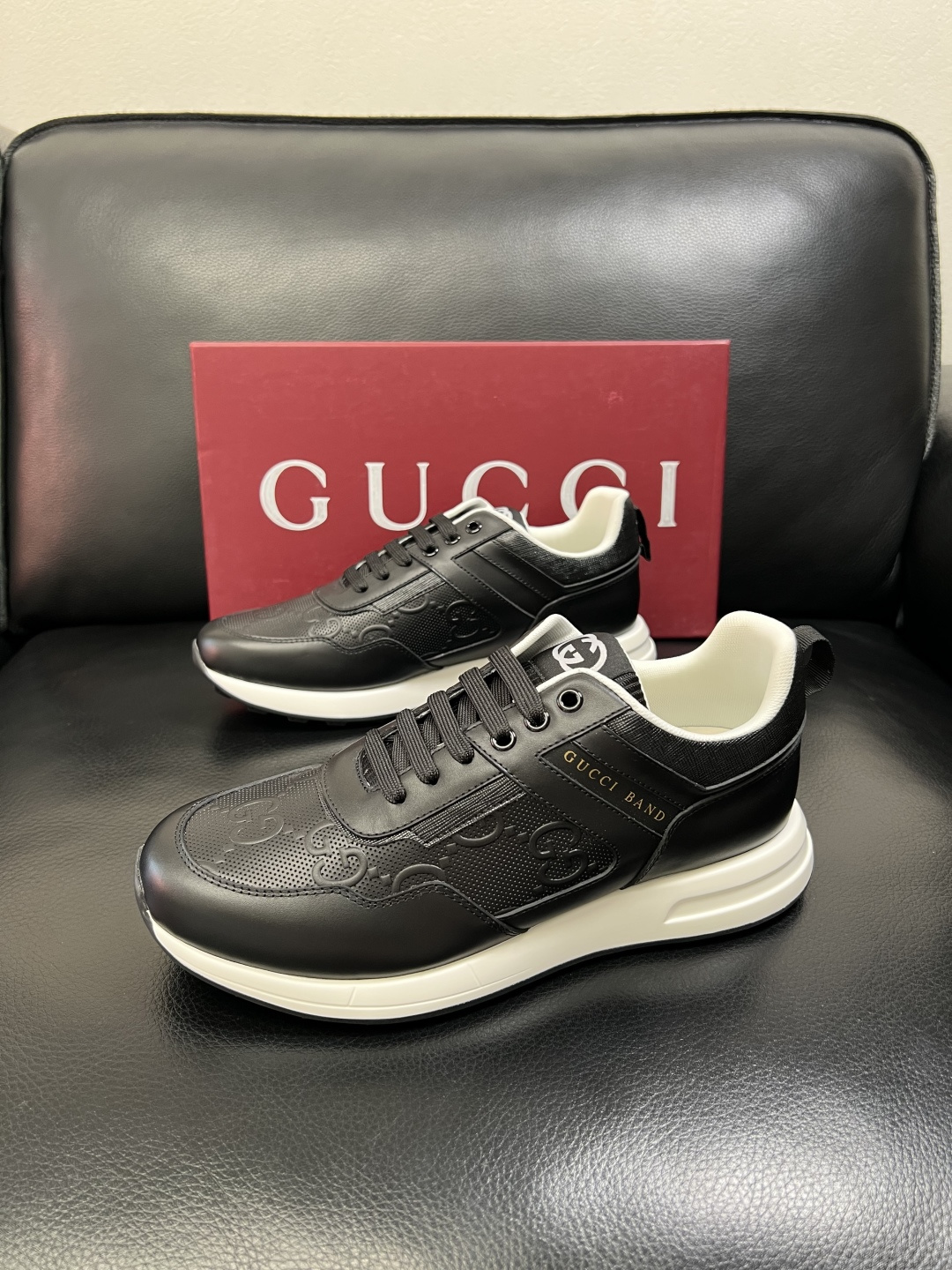 Gucci 高品质 顶级工艺品 古奇专柜新款，原厂配置意大利进口牛皮面料，进口牛皮内里垫，透气舒适，鞋底