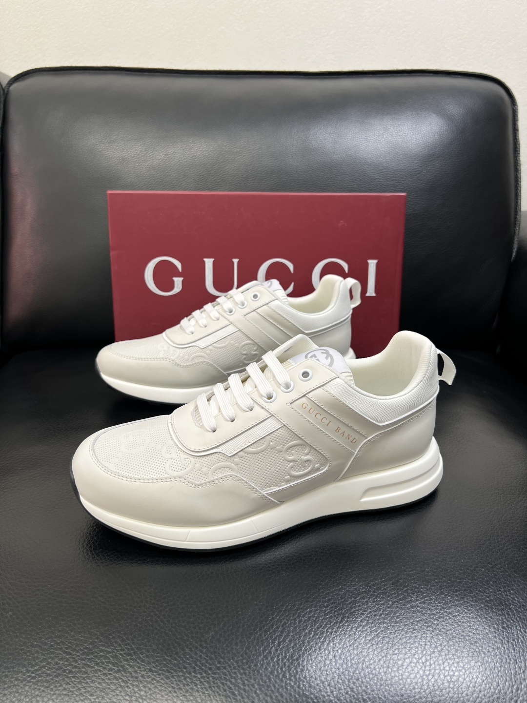 Gucci 高品质 顶级工艺品 古奇专柜新款，原厂配置意大利进口牛皮面料，进口牛皮内里垫，透气舒适，鞋底