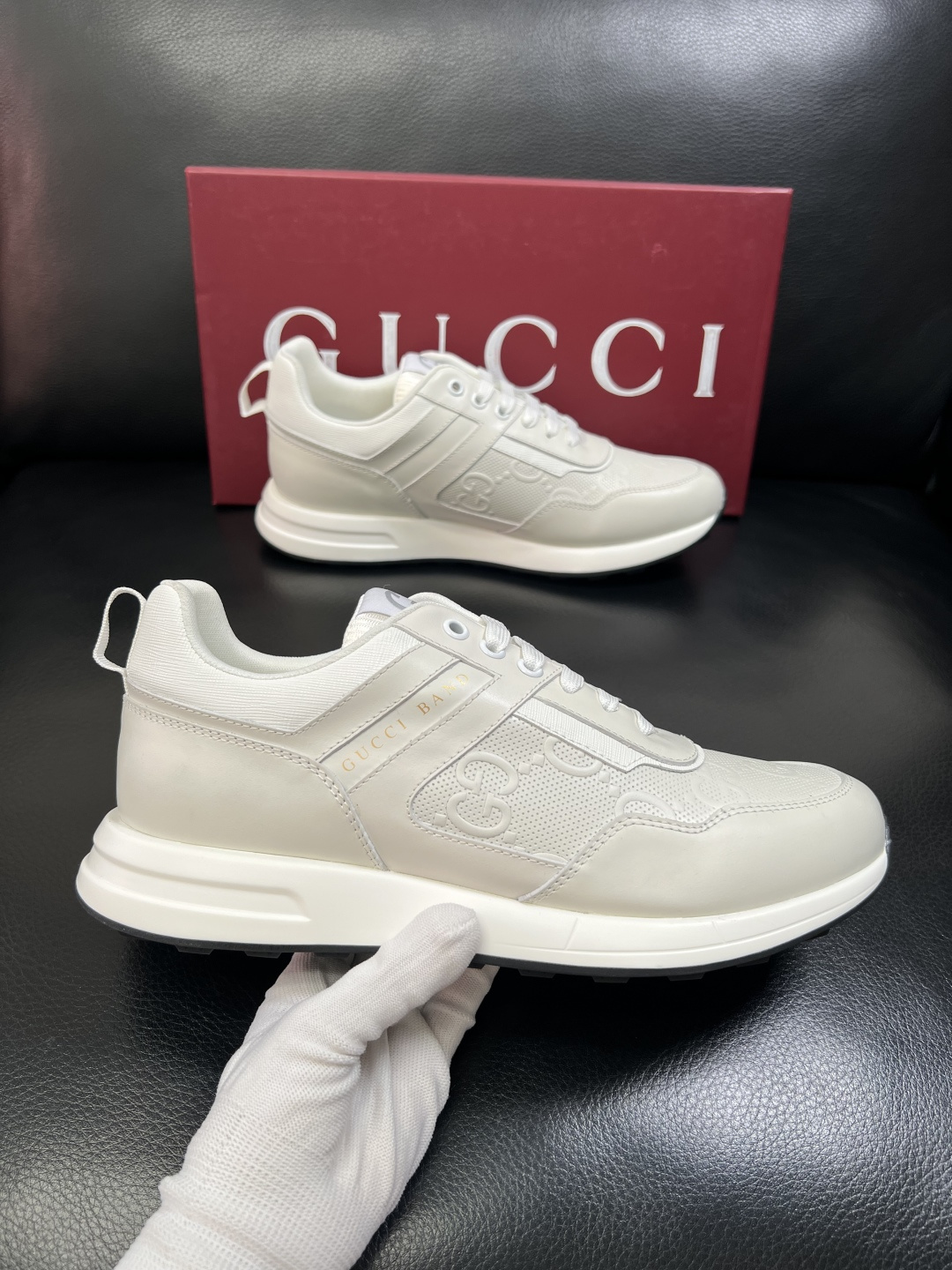 Gucci 高品质 顶级工艺品 古奇专柜新款，原厂配置意大利进口牛皮面料，进口牛皮内里垫，透气舒适，鞋底