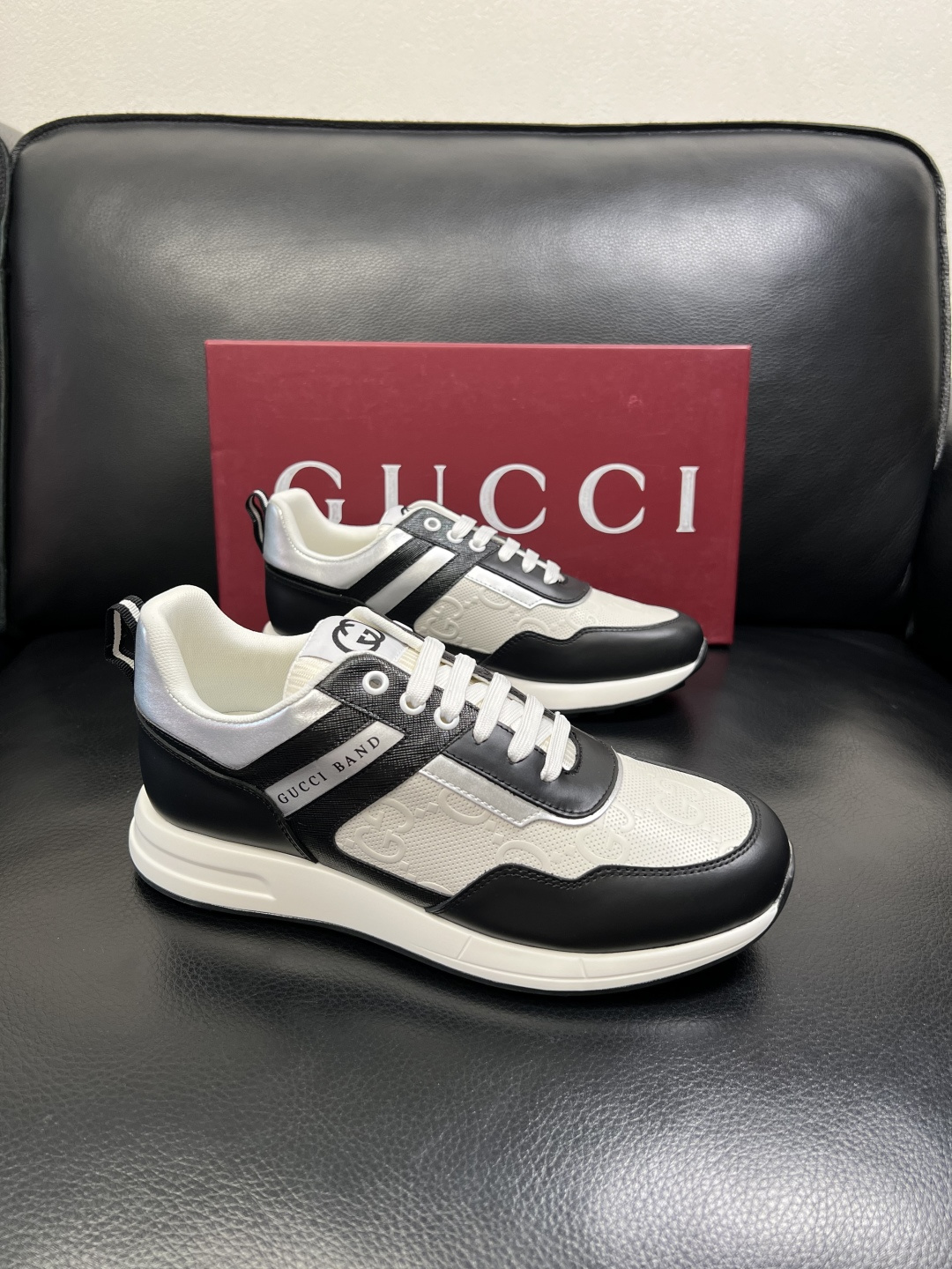 Gucci 高品质 顶级工艺品 古奇专柜新款，原厂配置意大利进口牛皮面料，进口牛皮内里垫，透气舒适，鞋底