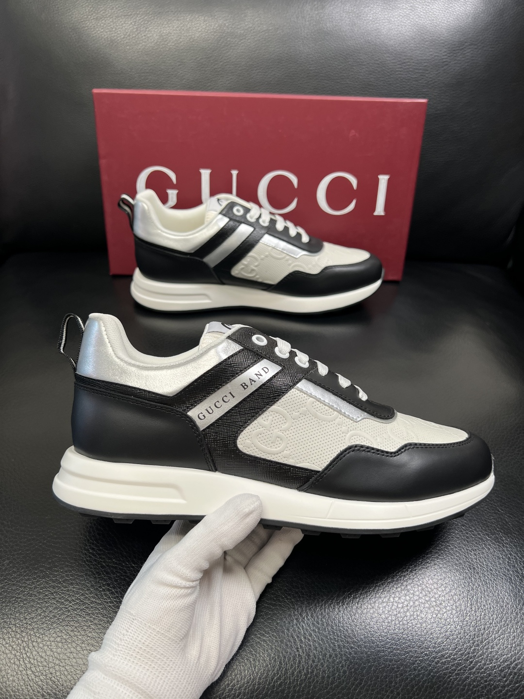 Gucci 高品质 顶级工艺品 古奇专柜新款，原厂配置意大利进口牛皮面料，进口牛皮内里垫，透气舒适，鞋底