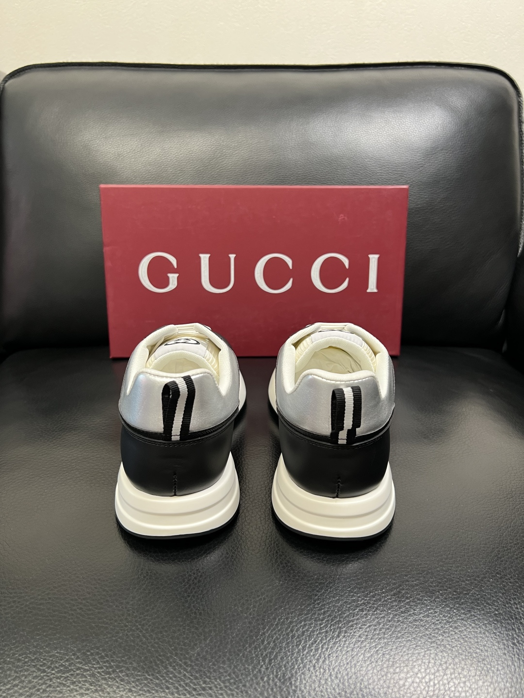 Gucci 高品质 顶级工艺品 古奇专柜新款，原厂配置意大利进口牛皮面料，进口牛皮内里垫，透气舒适，鞋底