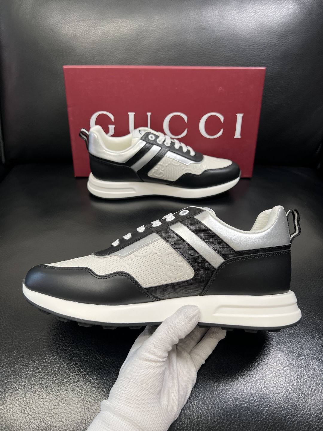 Gucci 高品质 顶级工艺品 古奇专柜新款，原厂配置意大利进口牛皮面料，进口牛皮内里垫，透气舒适，鞋底