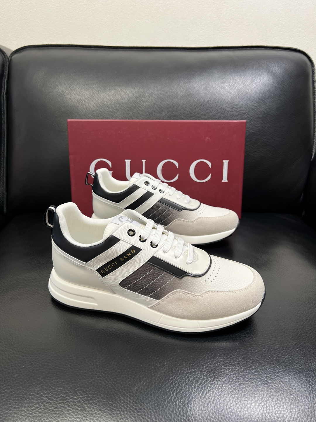 Gucci 高品质 顶级工艺品 古奇专柜新款，原厂配置意大利进口牛皮面料，进口牛皮内里垫，透气舒适，鞋底